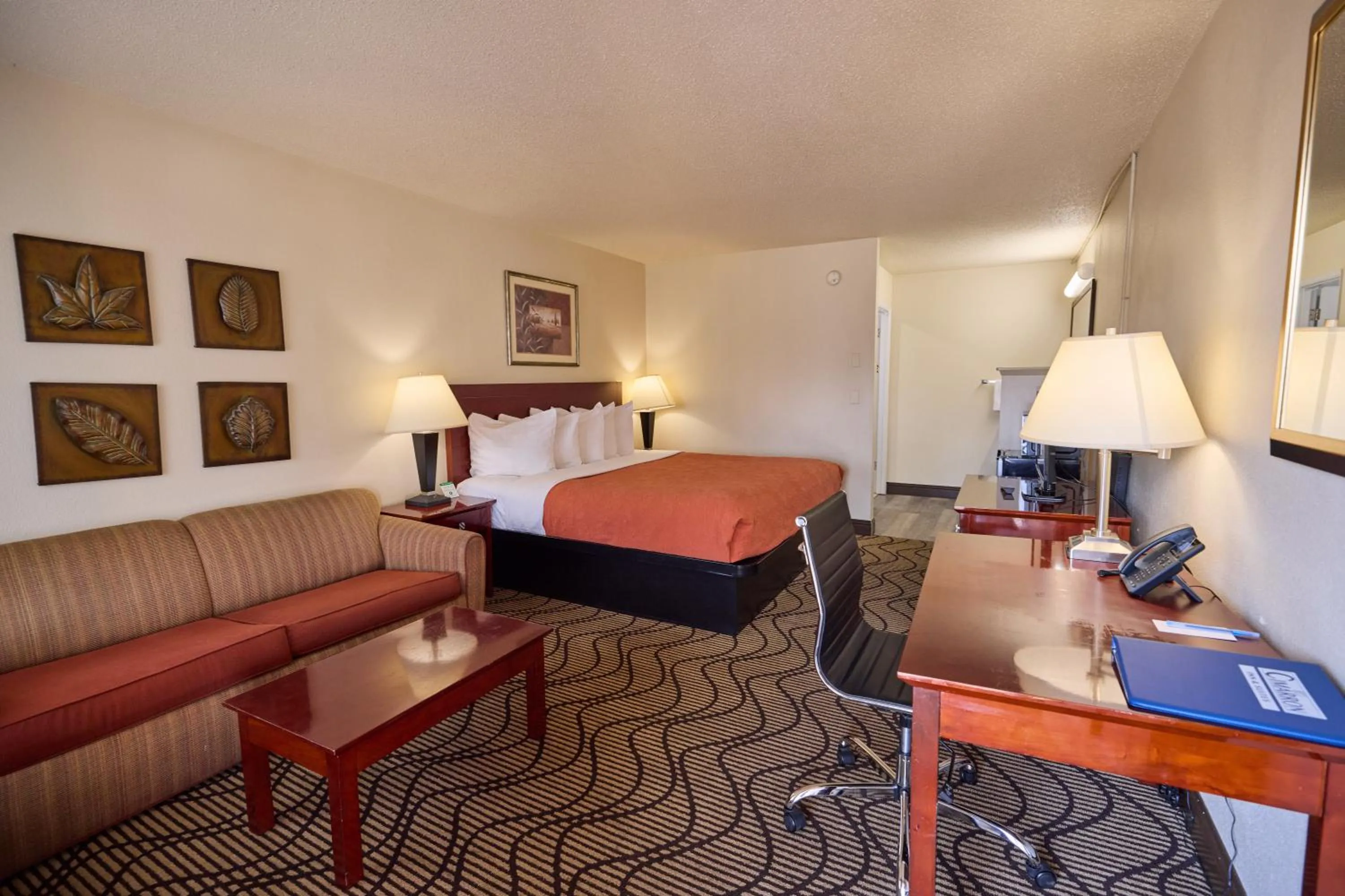 Bed in Cimarron Inn Klamath Falls