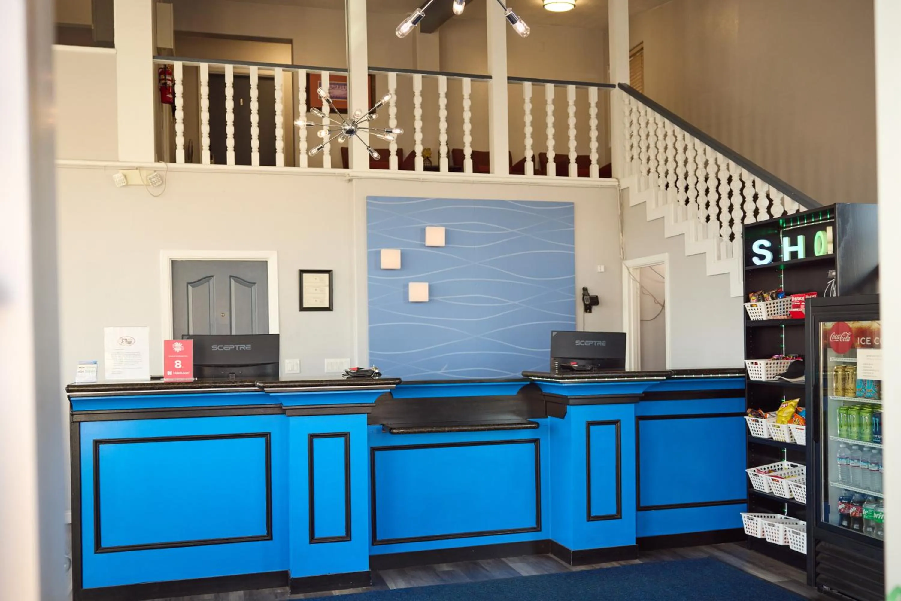 Property building in Cimarron Inn Klamath Falls