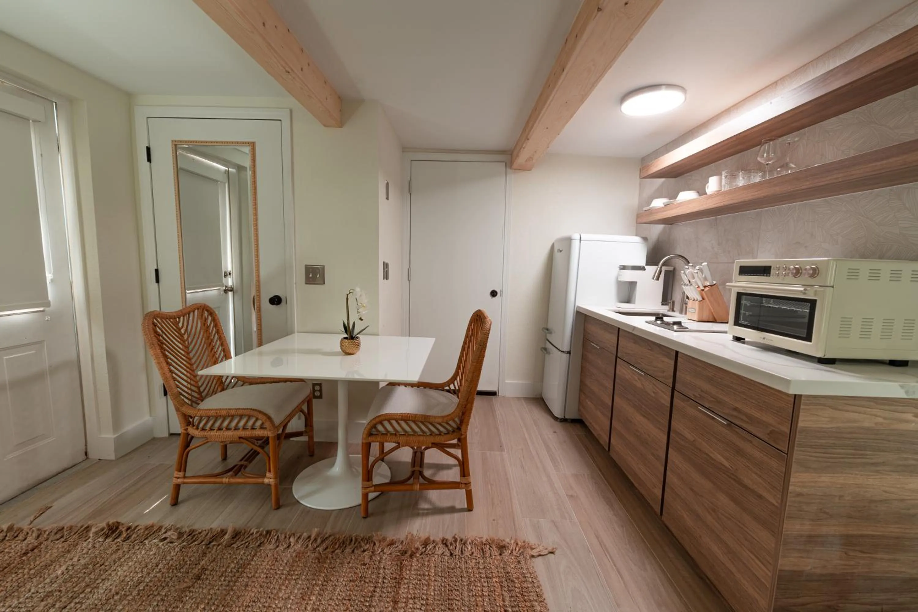 Dining area in Seahorse Beach Bungalows