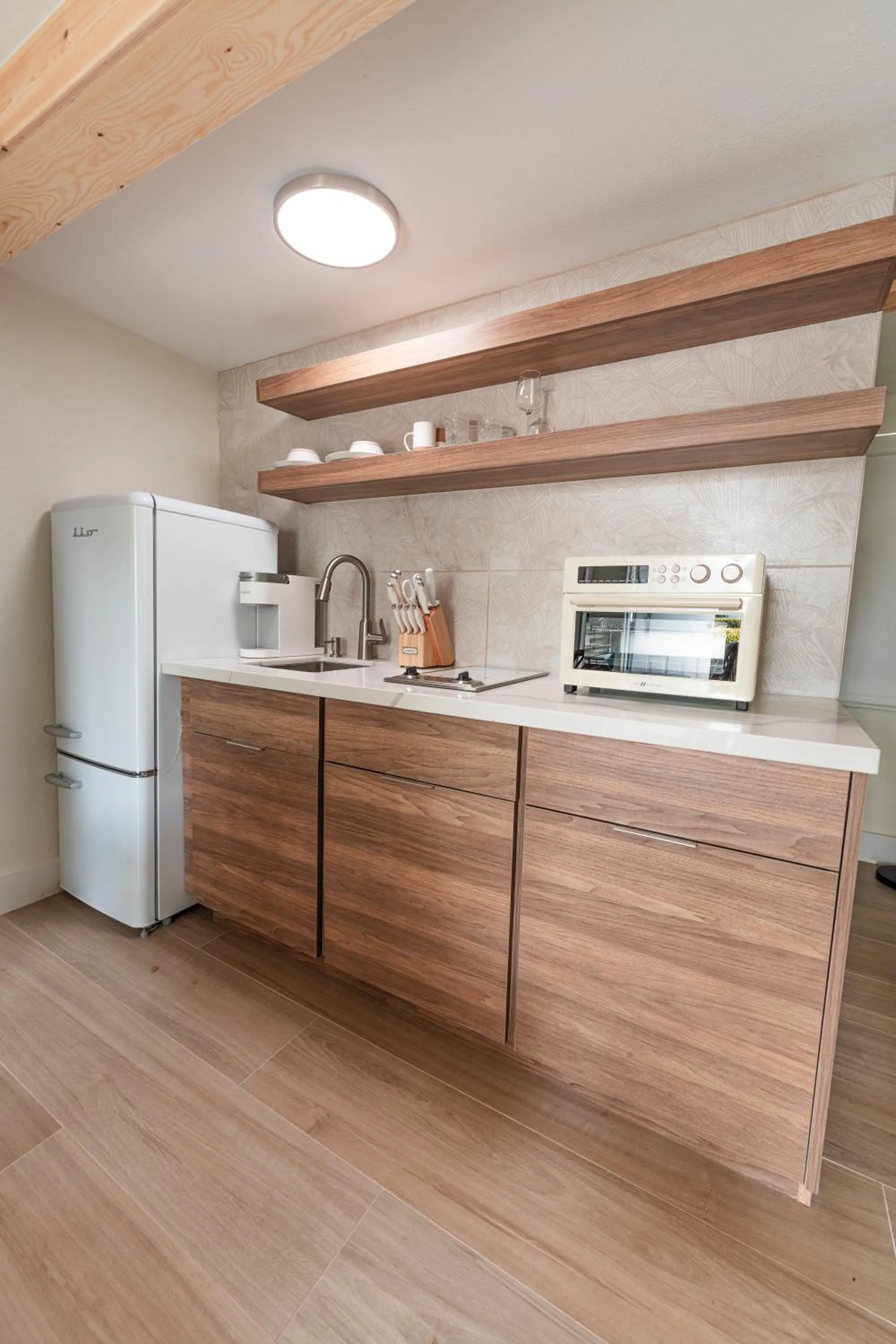 Kitchen or kitchenette in Seahorse Beach Bungalows