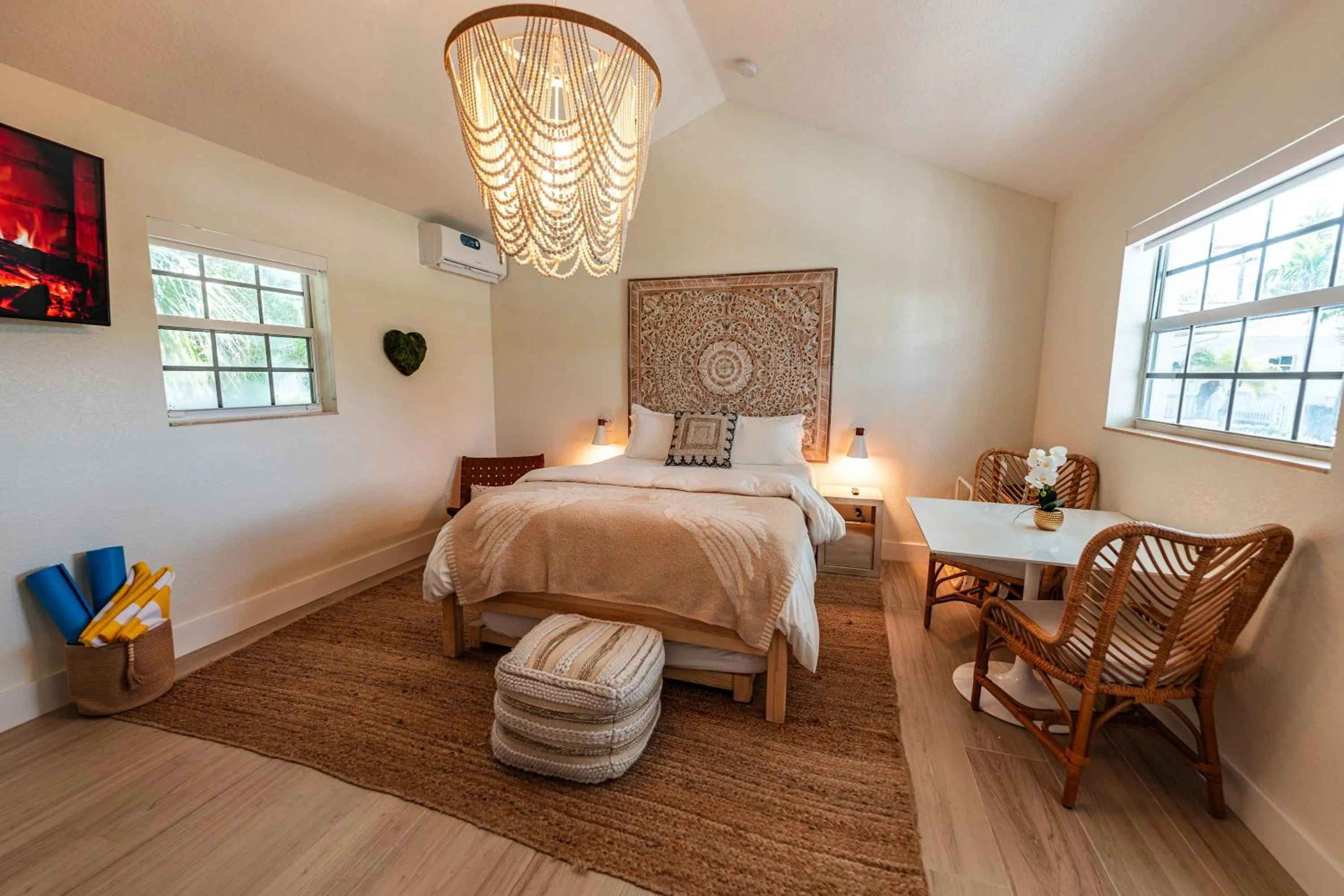 Toilet, Bed in Seahorse Beach Bungalows
