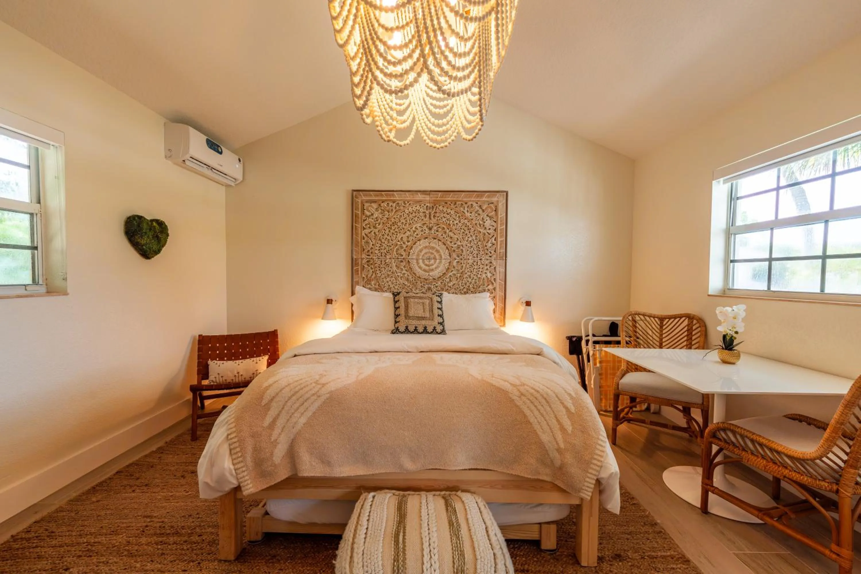 Bedroom, Bed in Seahorse Beach Bungalows