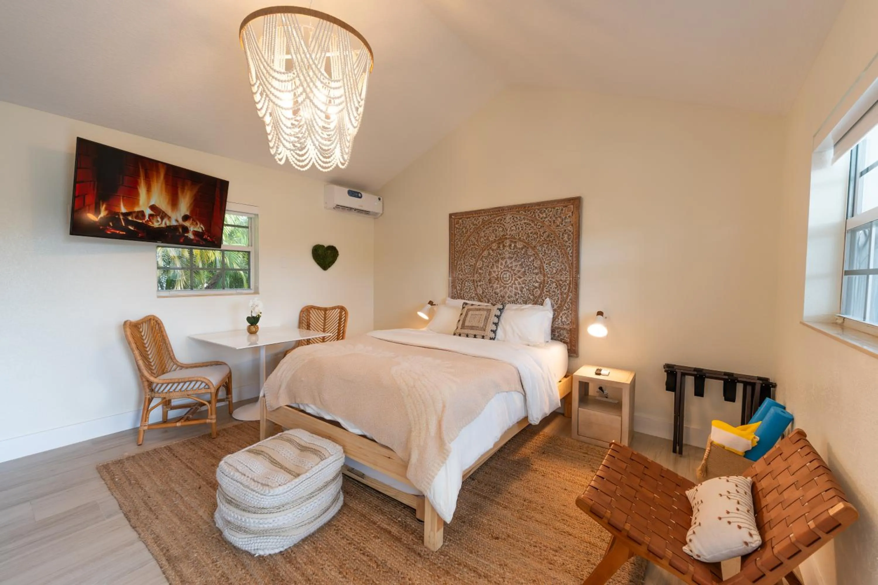 Photo of the whole room, Bed in Seahorse Beach Bungalows