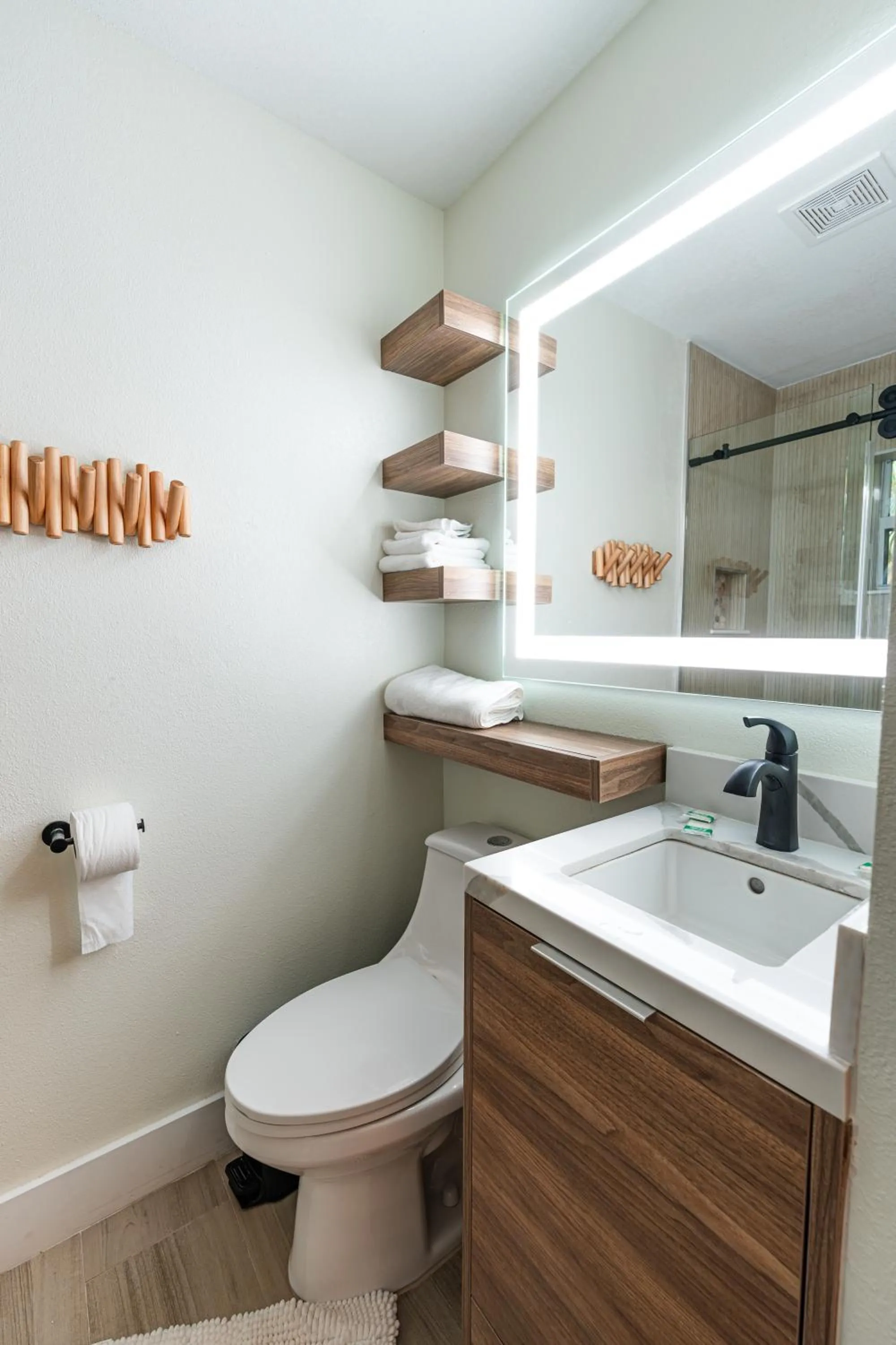 Bathroom in Seahorse Beach Bungalows