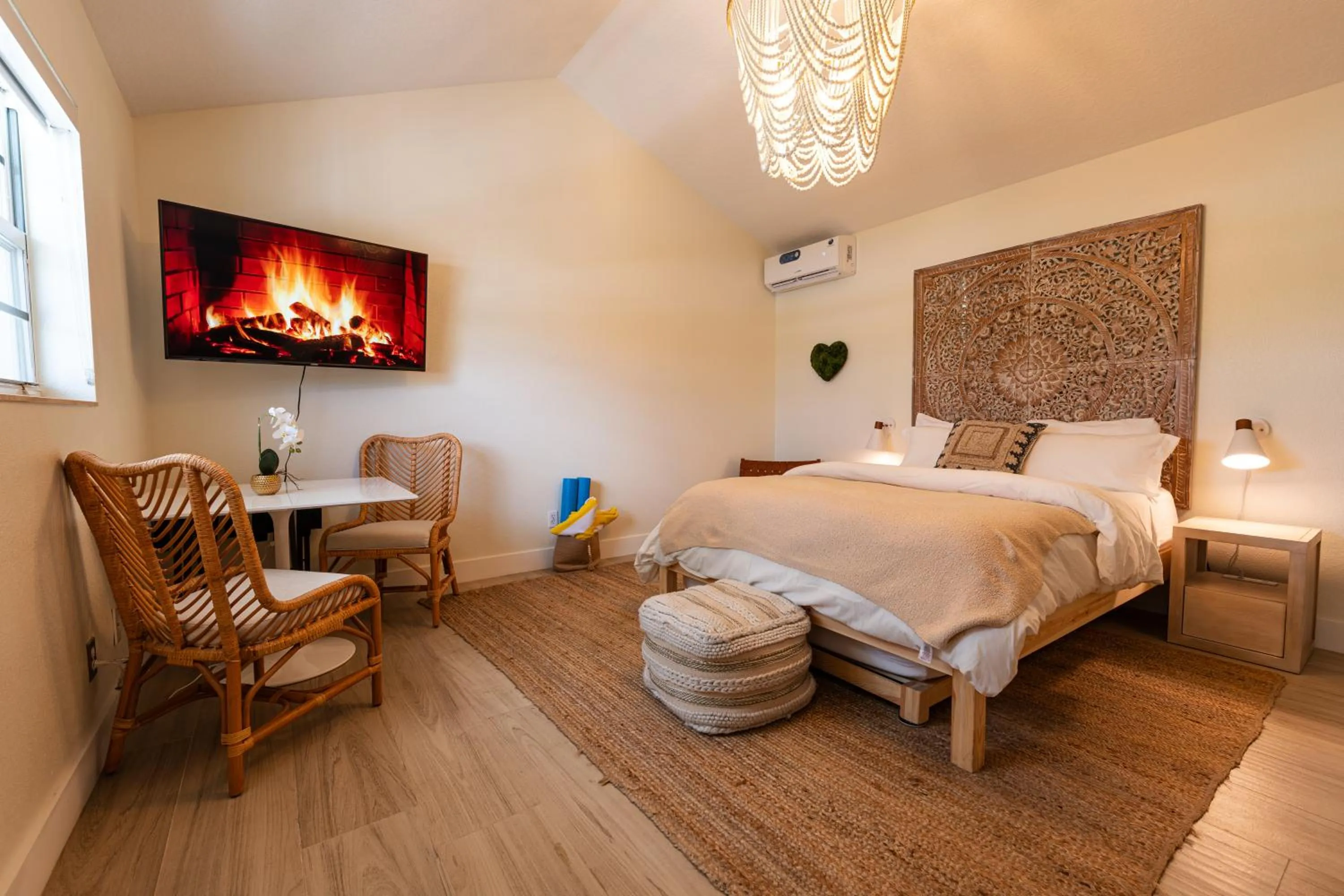 Photo of the whole room, Bed in Seahorse Beach Bungalows