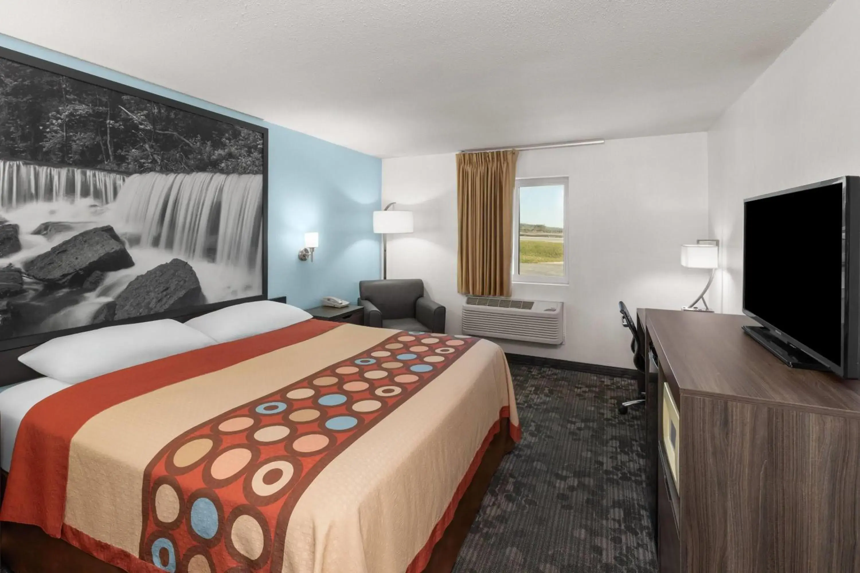 King Room - Non-Smoking in Super 8 by Wyndham Rock Port MO King Room - Non-Smoking in Super 8 by Wyndham Rock Port MO