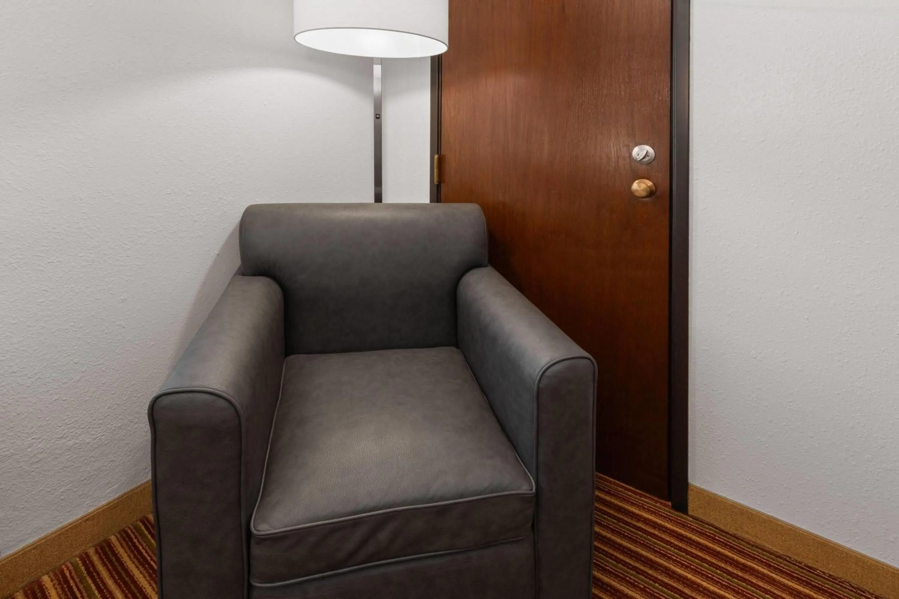 Photo of the whole room in Super 8 by Wyndham Rock Port MO