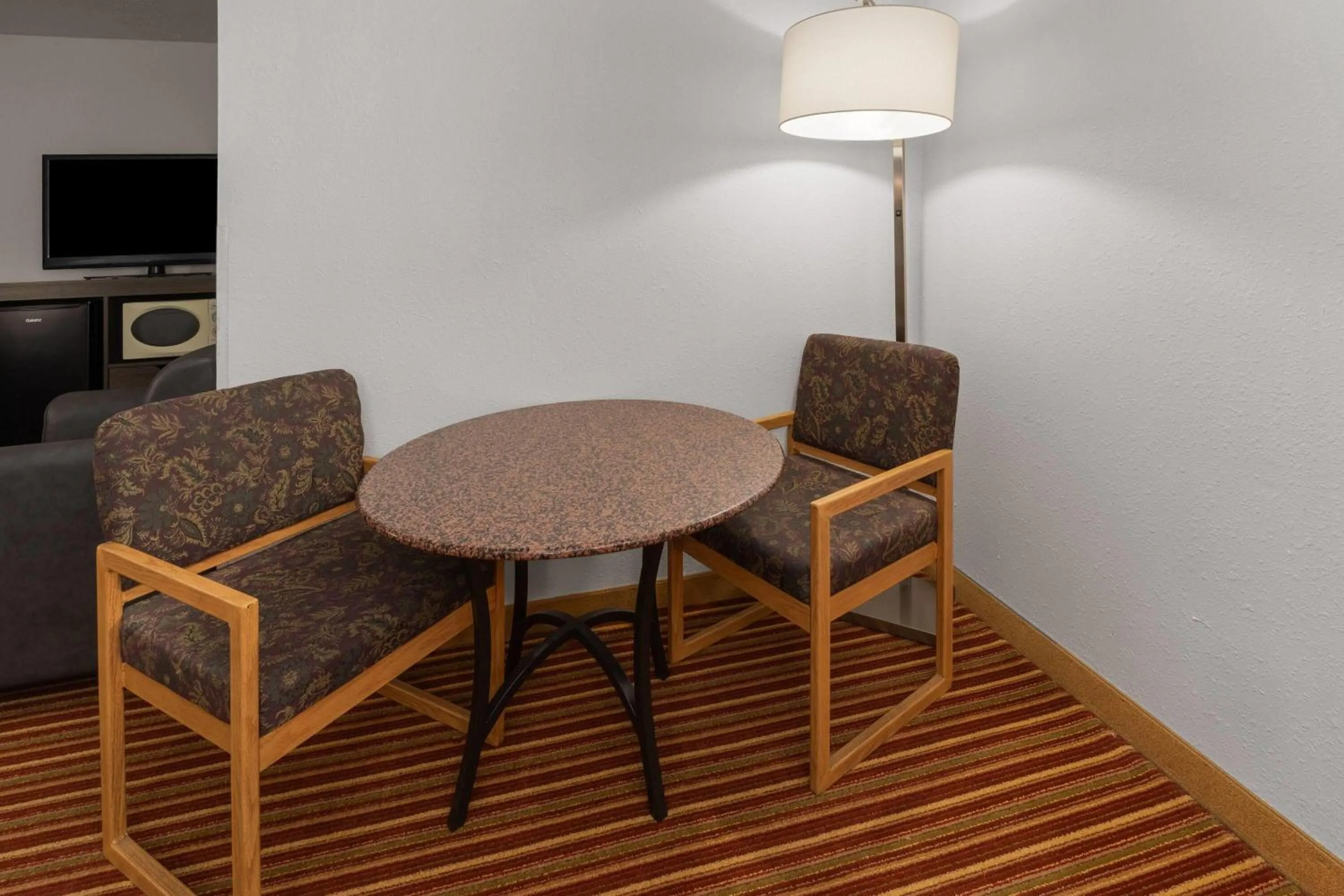 Photo of the whole room in Super 8 by Wyndham Rock Port MO