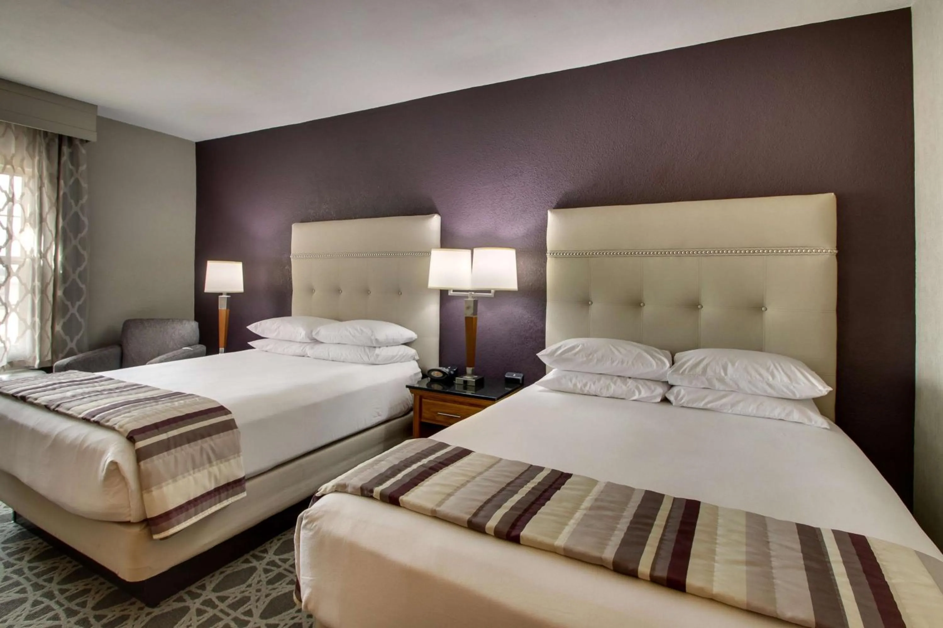 Photo of the whole room, Bed in Drury Inn & Suites Albuquerque North