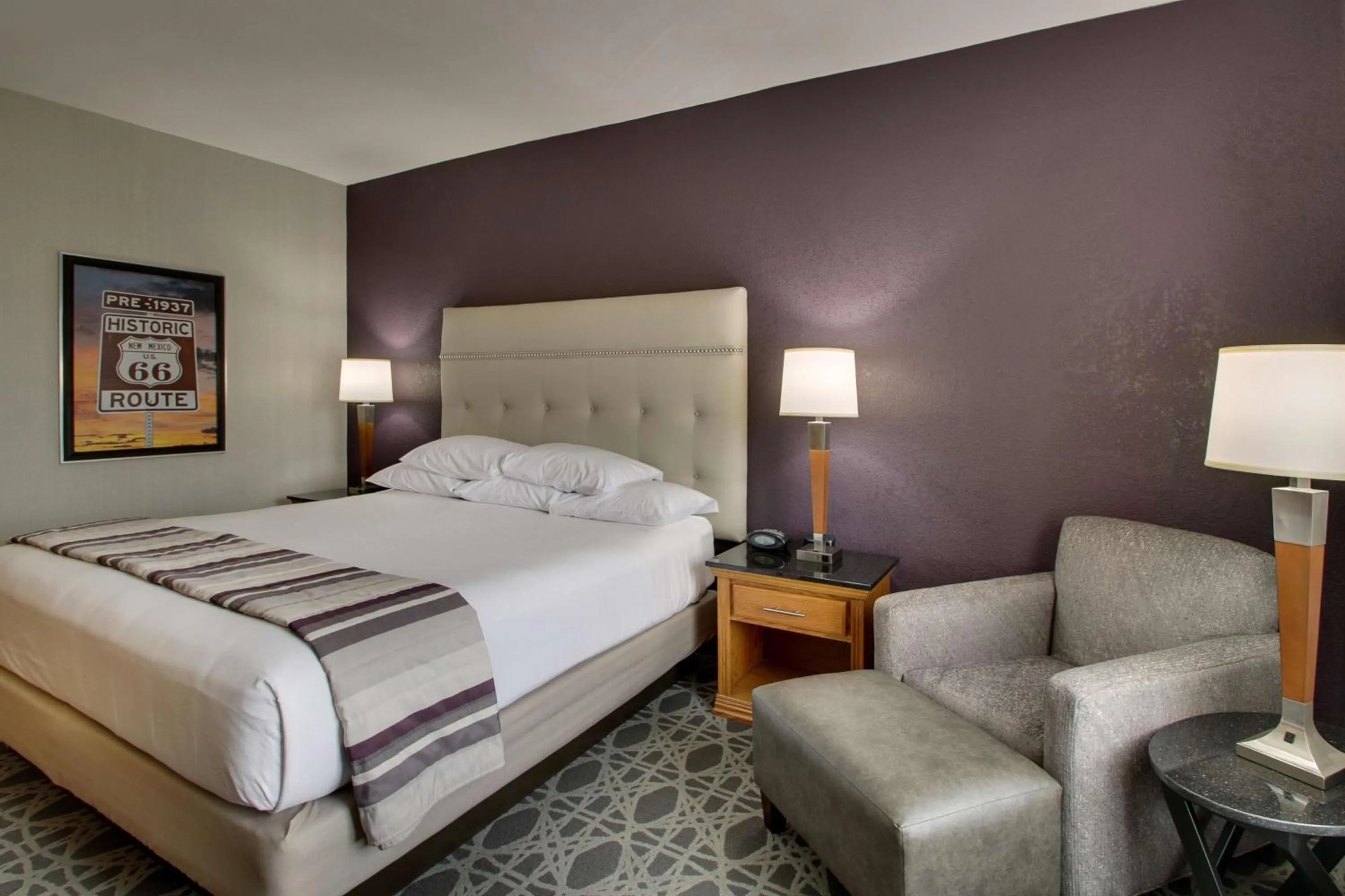 Photo of the whole room, Bed in Drury Inn & Suites Albuquerque North