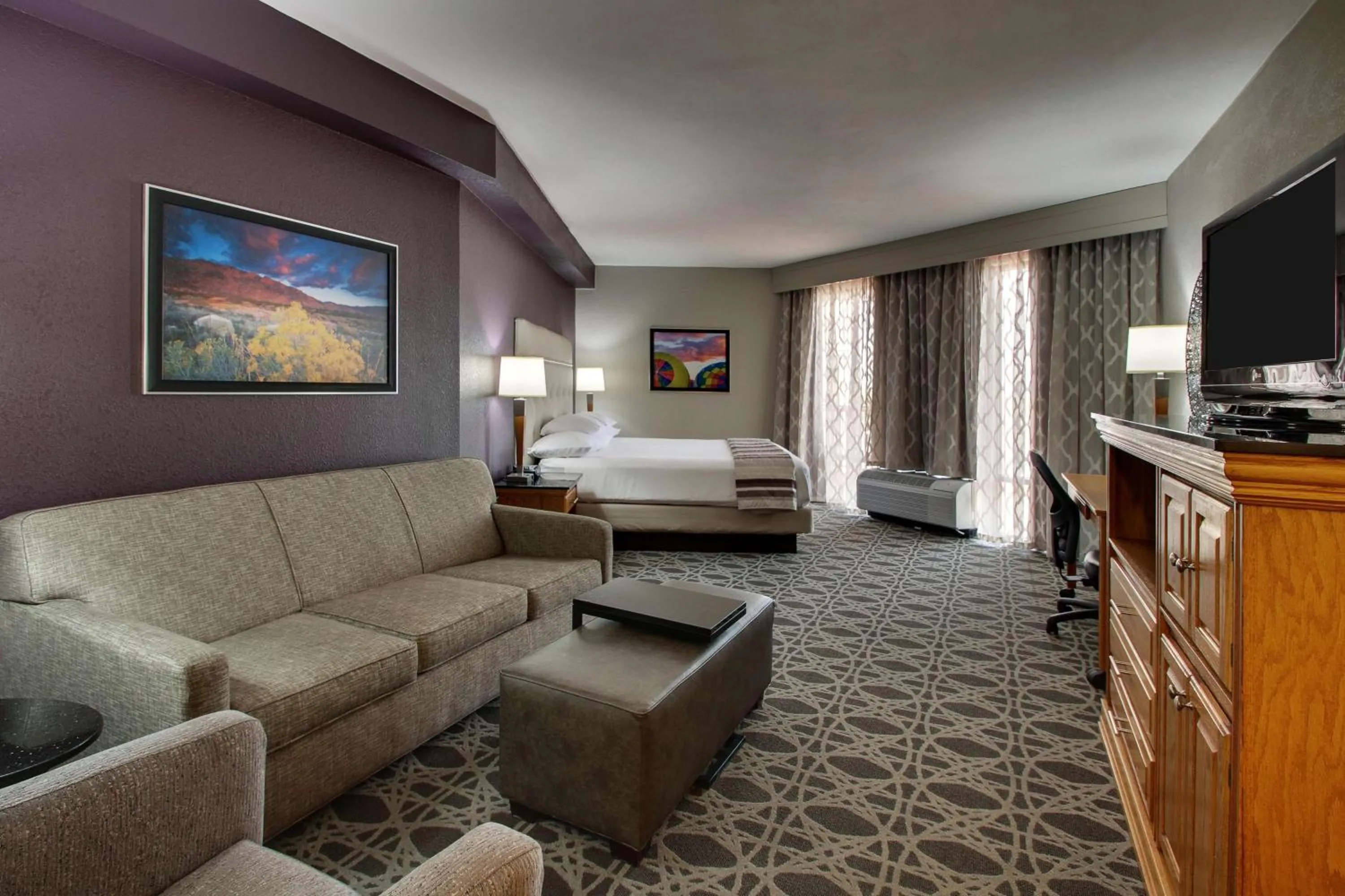 Photo of the whole room, Bed in Drury Inn & Suites Albuquerque North
