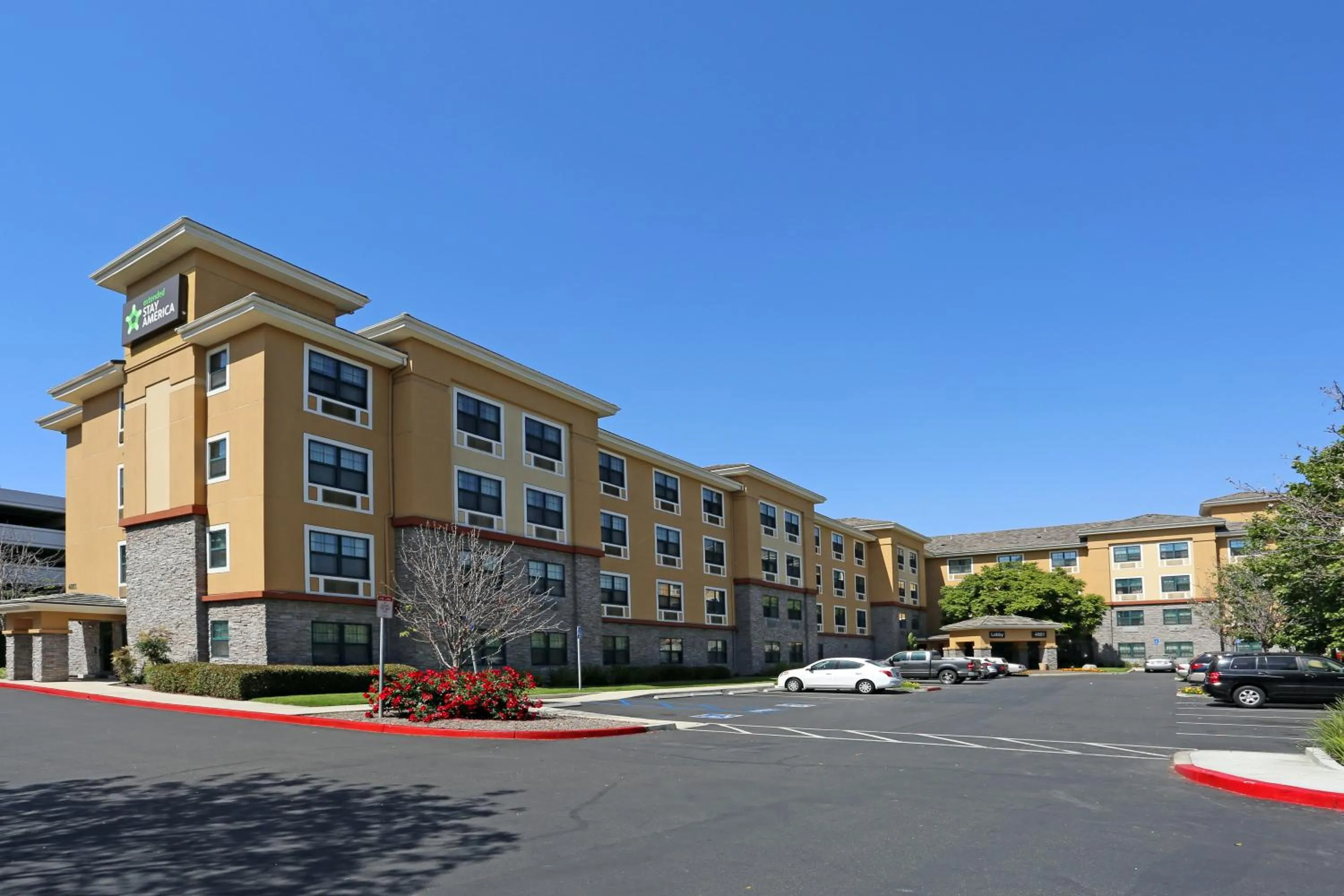 Property building in Extended Stay America Suites - Orange County - John Wayne Airport
