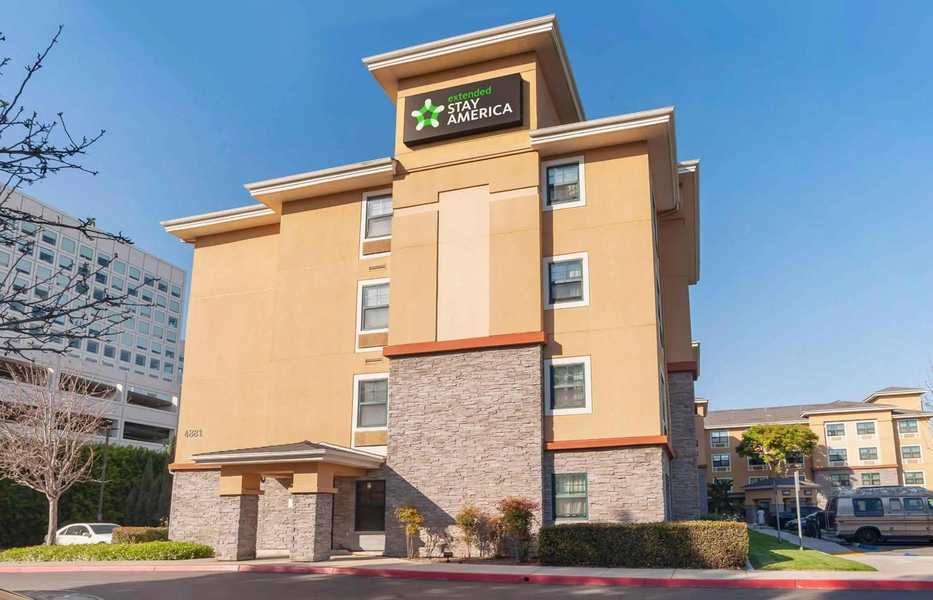 Property building in Extended Stay America Suites - Orange County - John Wayne Airport