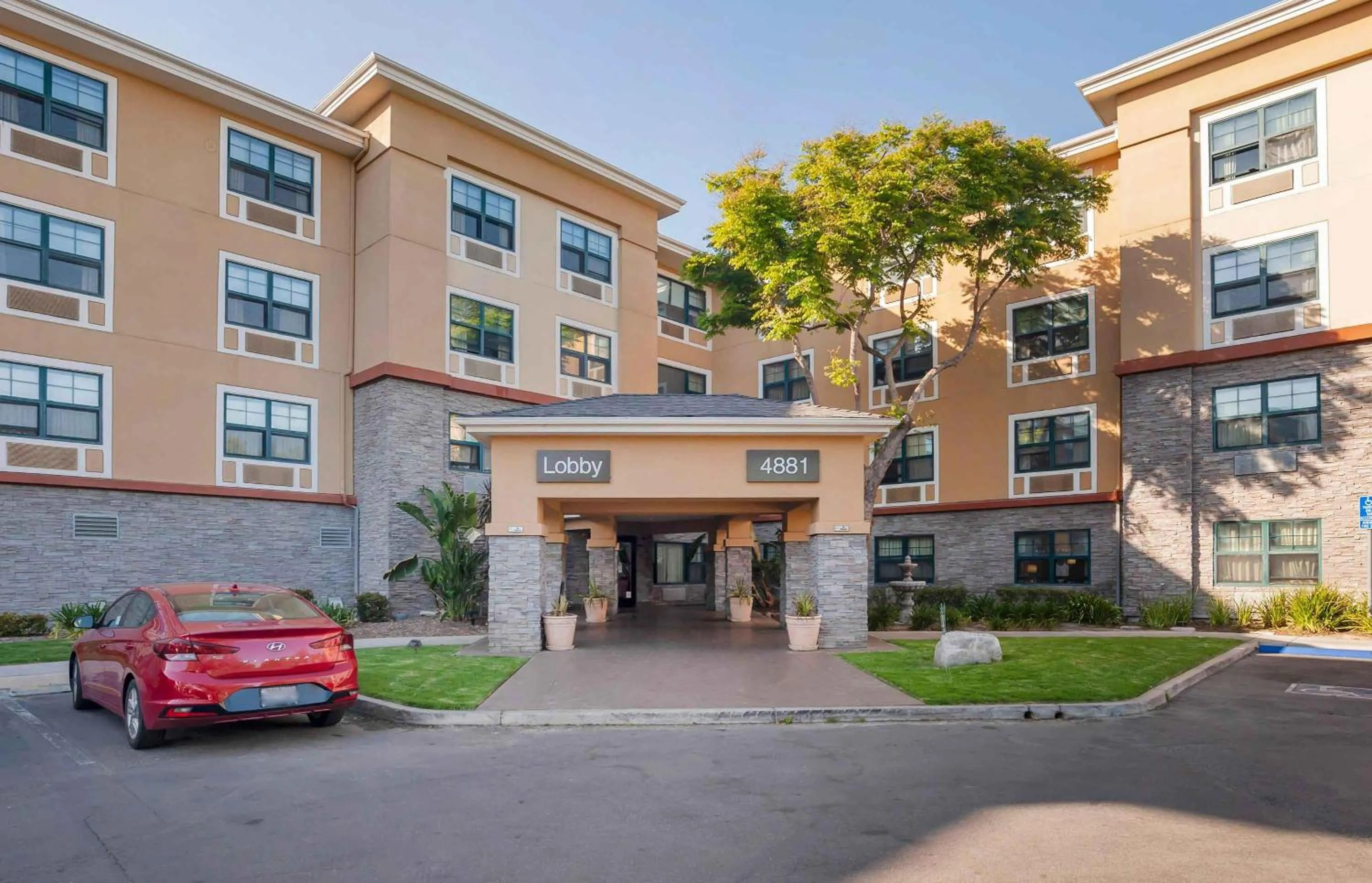 Property building in Extended Stay America Suites - Orange County - John Wayne Airport