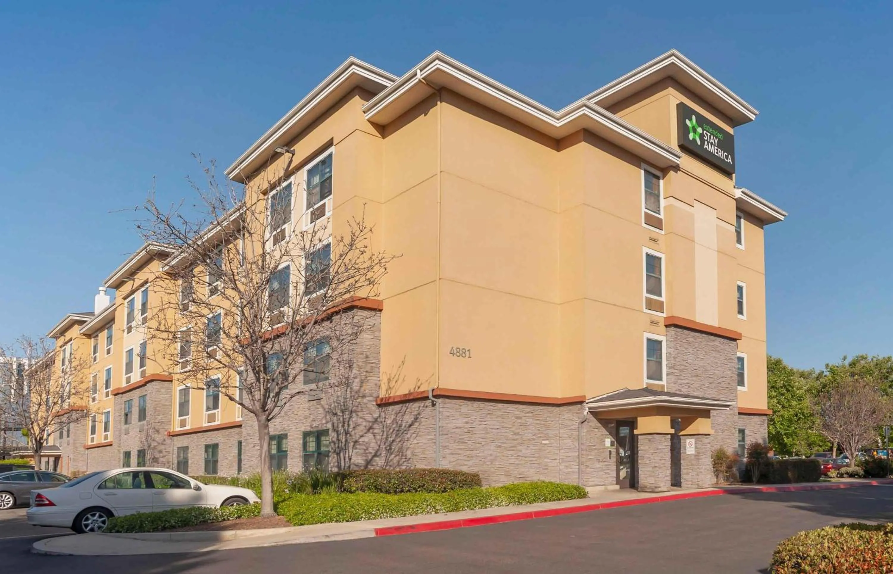 Property building in Extended Stay America Suites - Orange County - John Wayne Airport