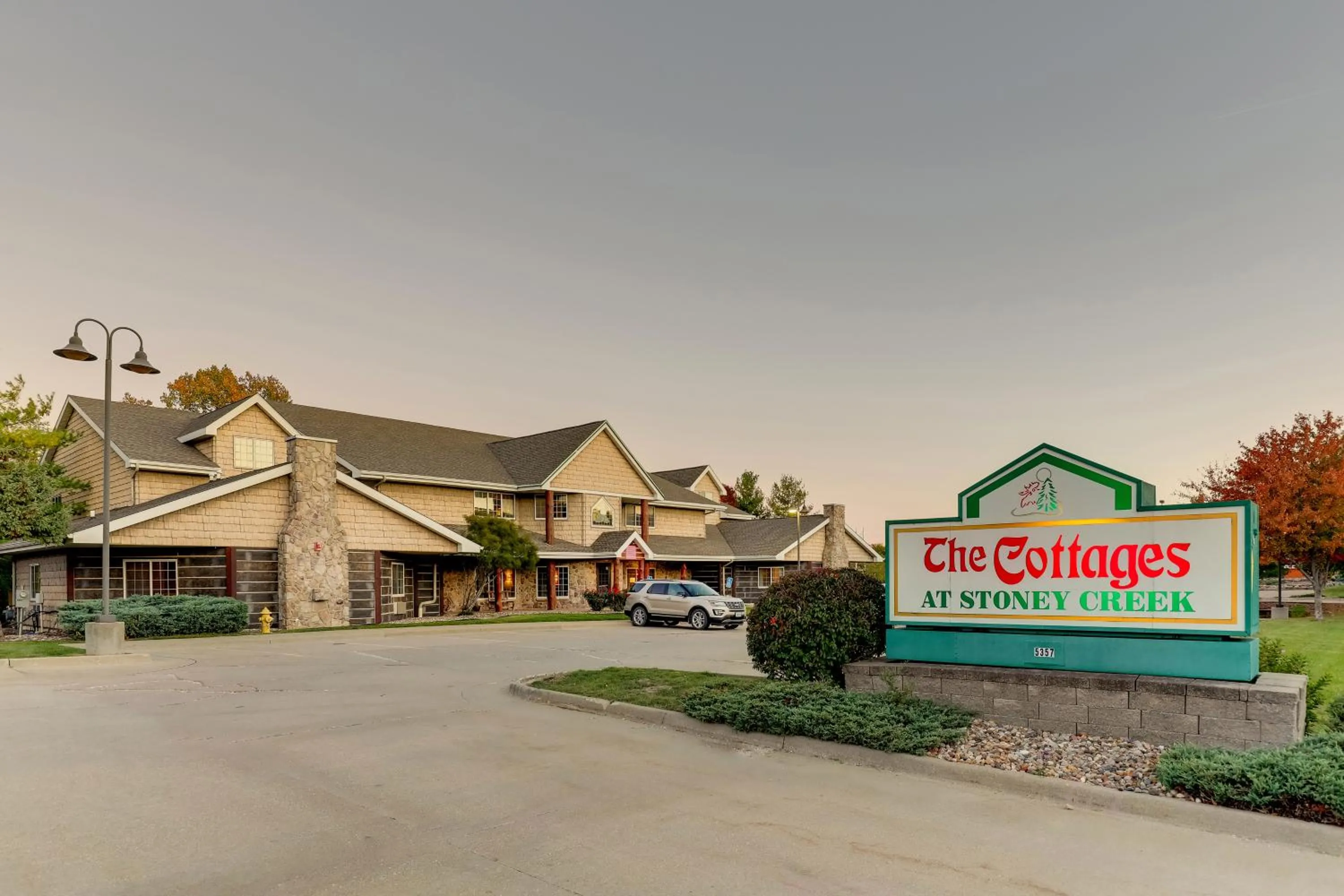 Property building in Stoney Creek Hotel Des Moines - Johnston