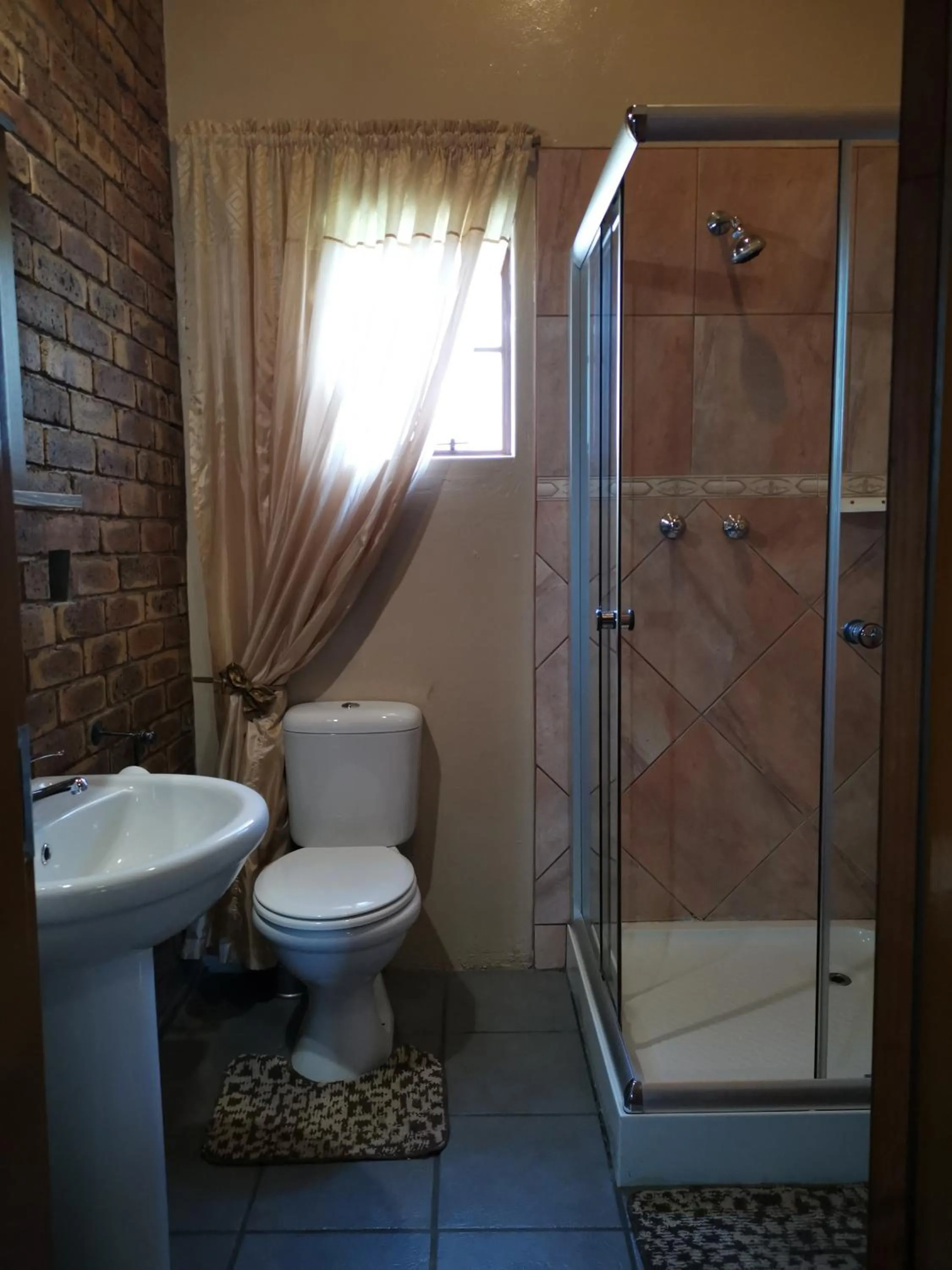 Shower in Bastille de Blignaut B&B