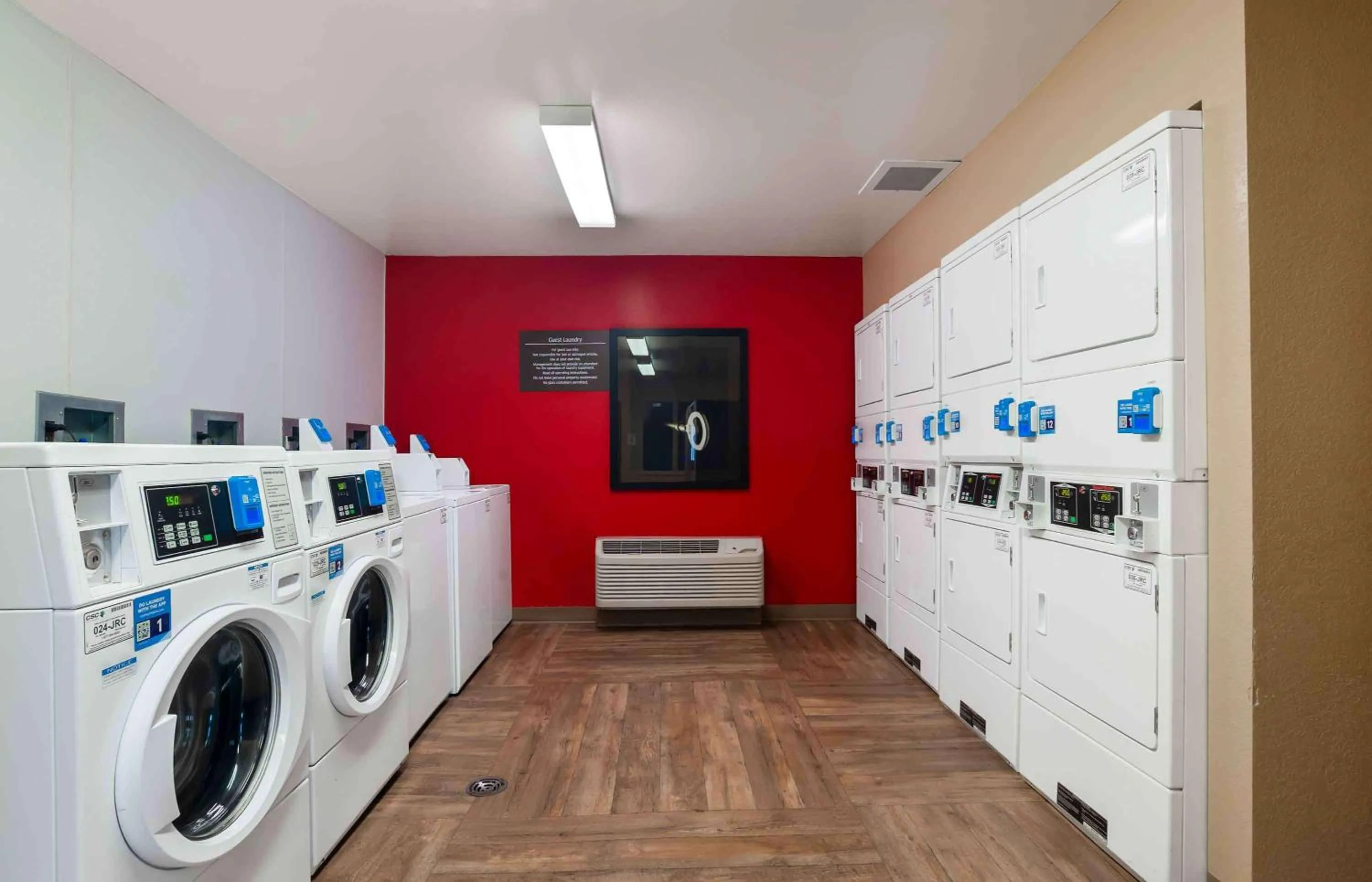 Property building in Extended Stay America Suites - San Diego - Hotel Circle