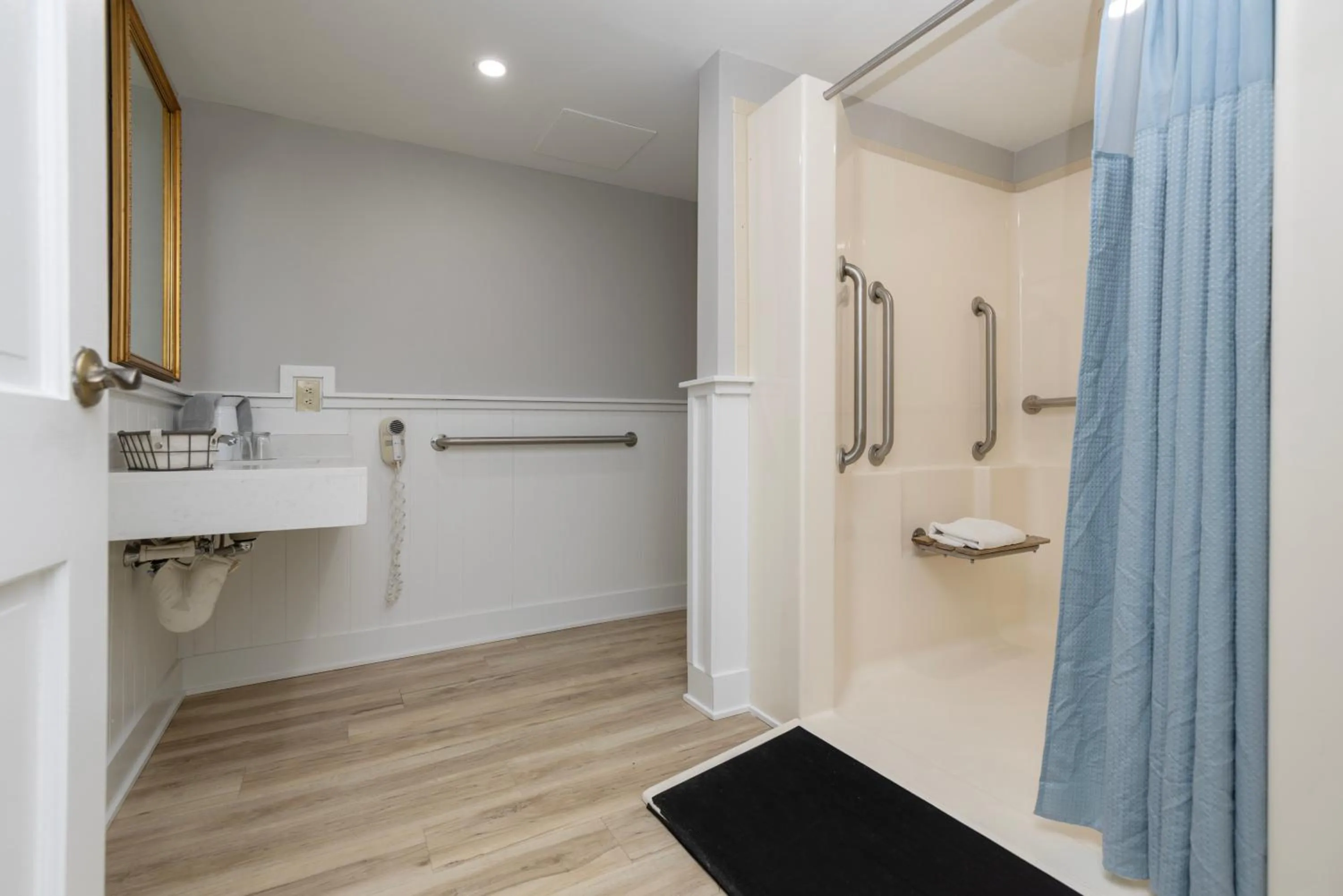 Shower in Brandywine River Hotel