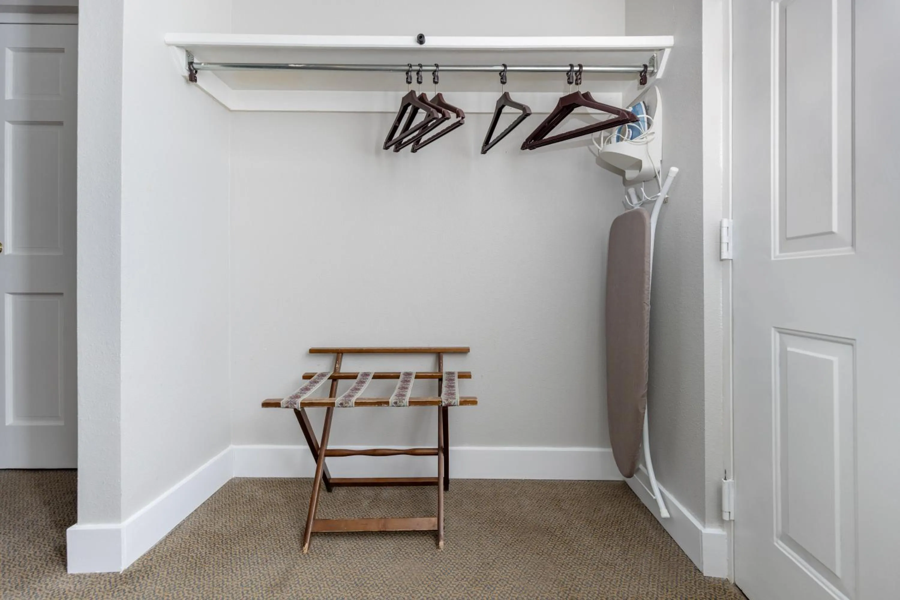 wardrobe in Brandywine River Hotel