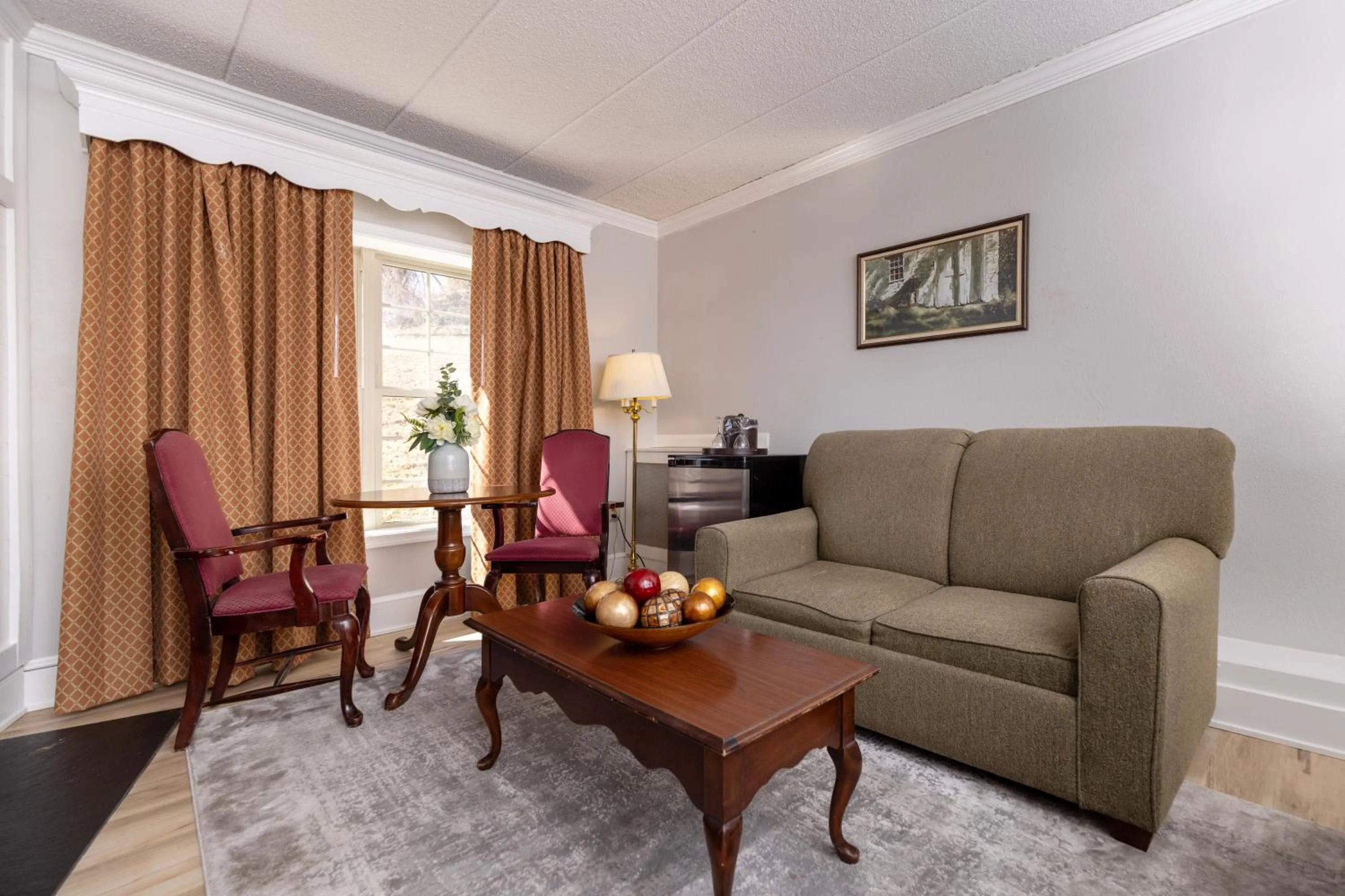 Living room in Brandywine River Hotel