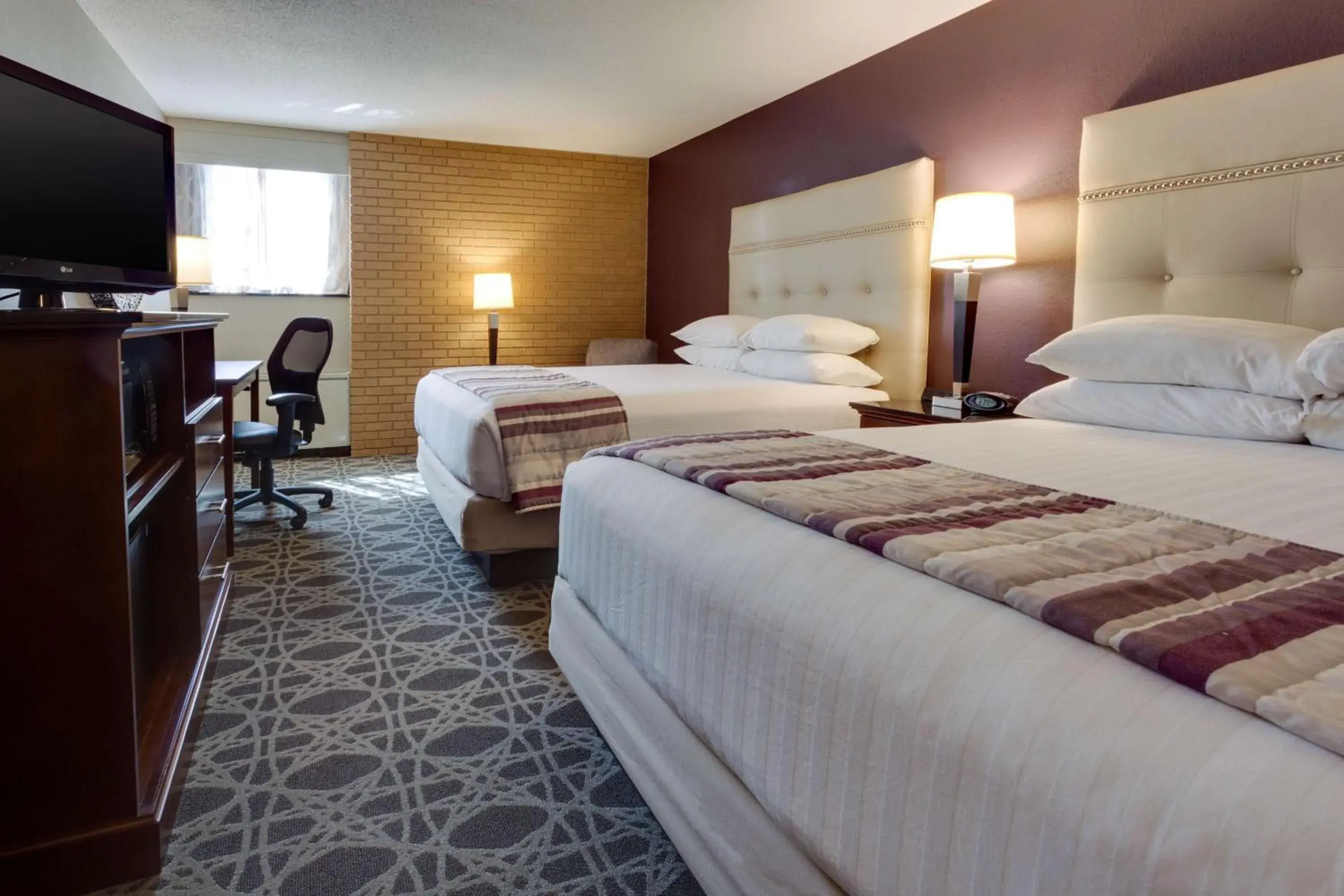 Superior Queen Room with Two Queen Beds in Drury Inn & Suites Overland Park Superior Queen Room with Two Queen Beds in Drury Inn & Suites Overland Park
