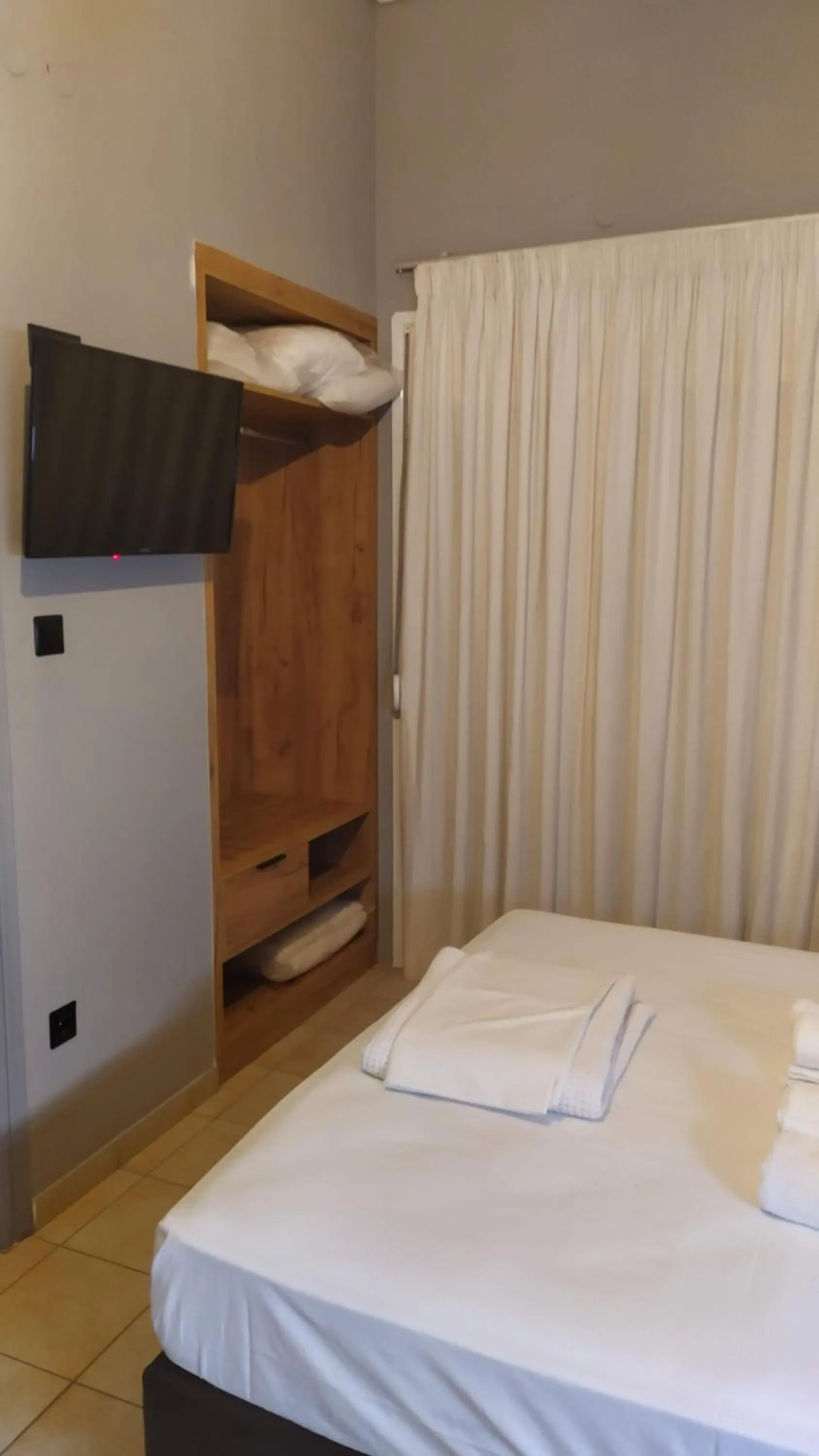 Photo of the whole room, Bed in Hotel Plaza