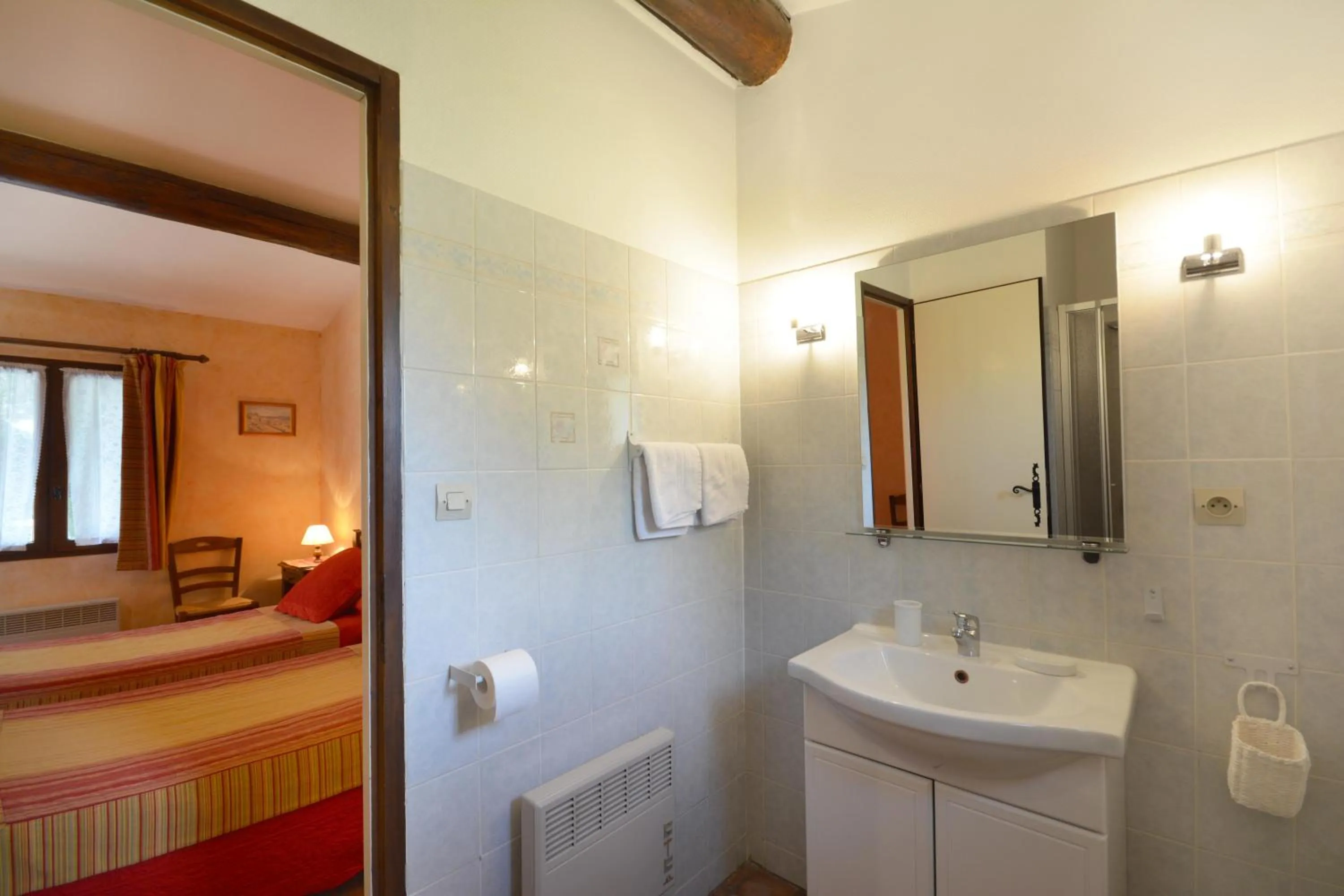 Bathroom, Bed in Chambre d'Hôtes Au Vieux Chêne