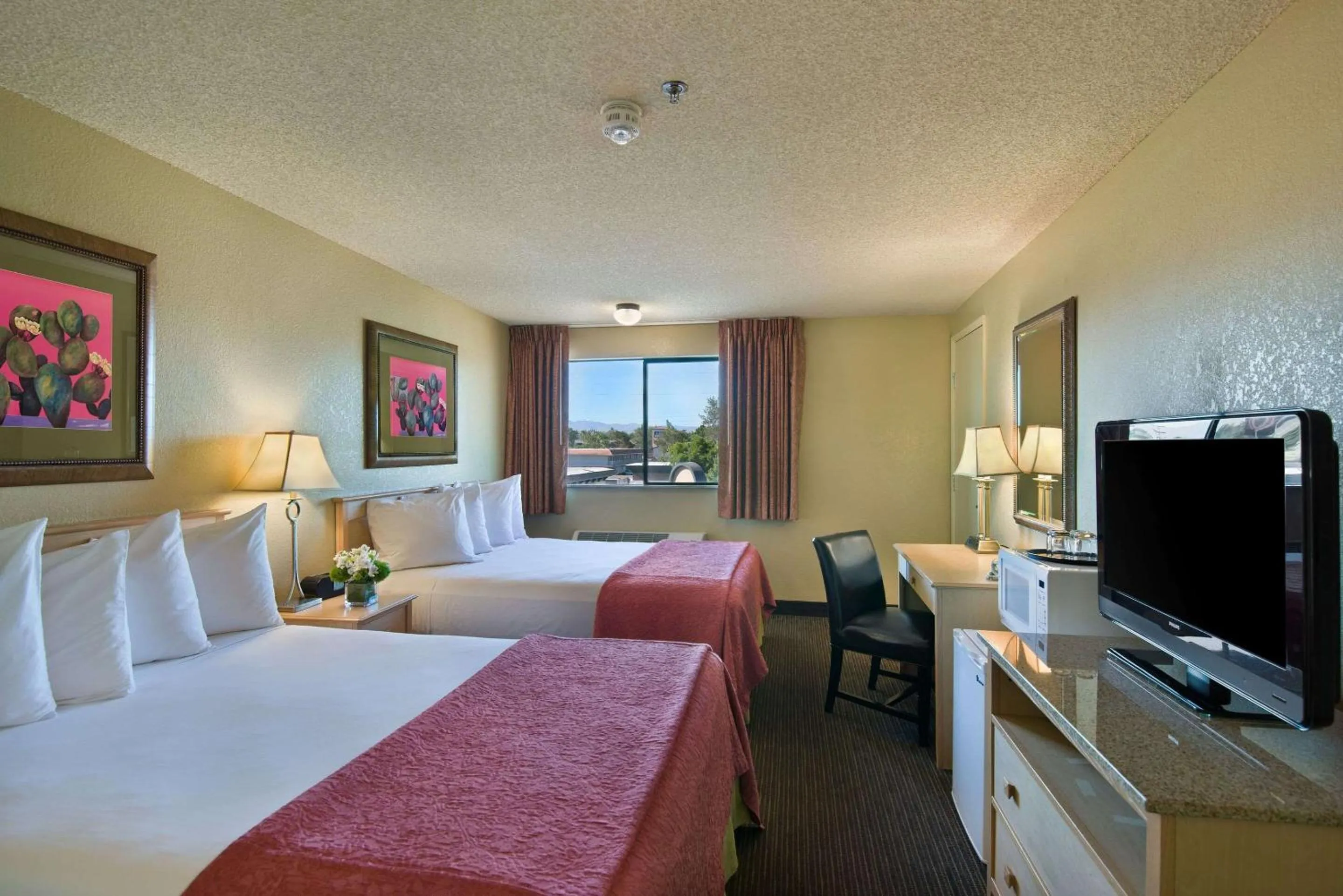 Bedroom, Bed in Oxnard Inn Lancaster