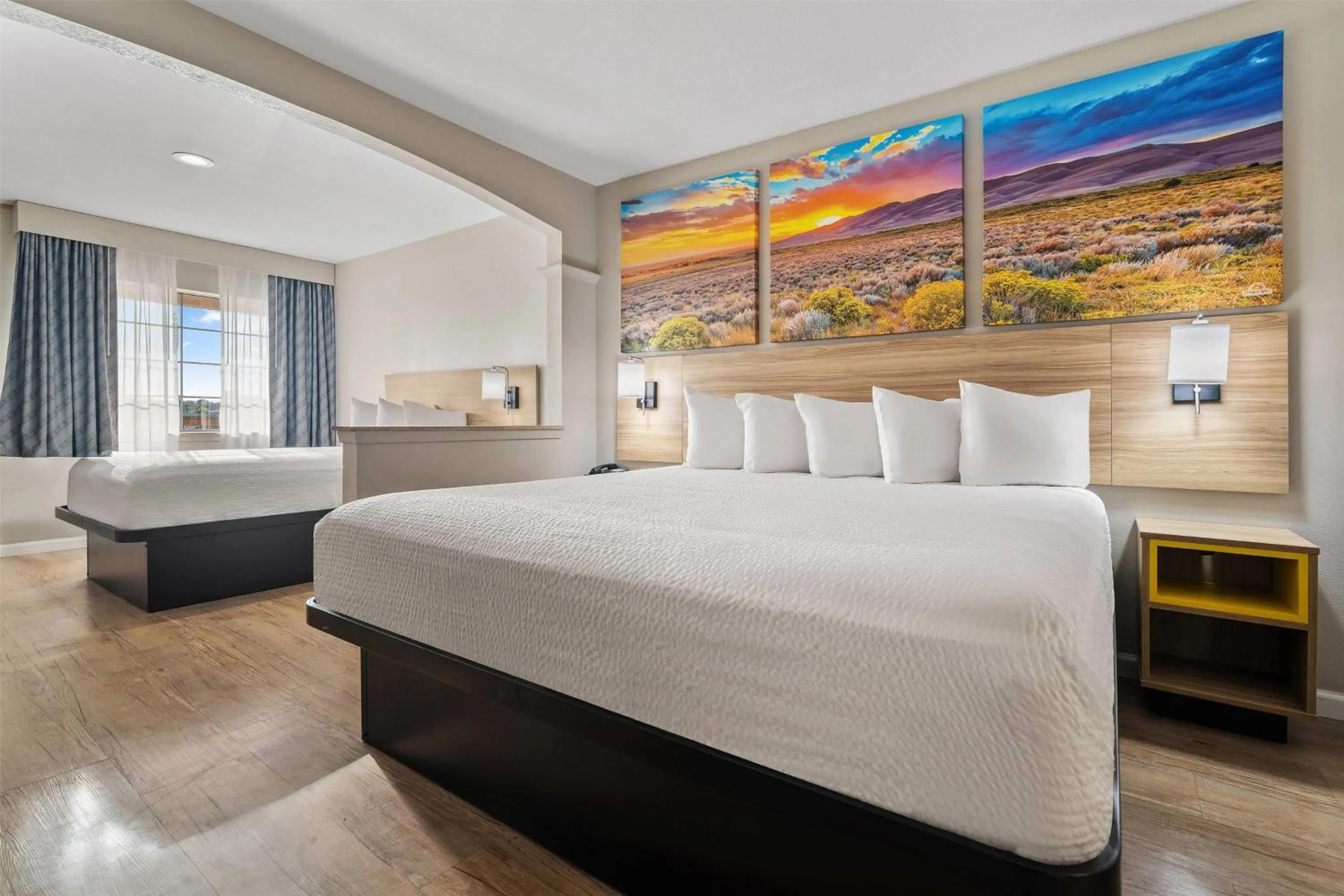 Photo of the whole room, Bed in Days Inn by Wyndham Nacogdoches/SFA University/Downtown