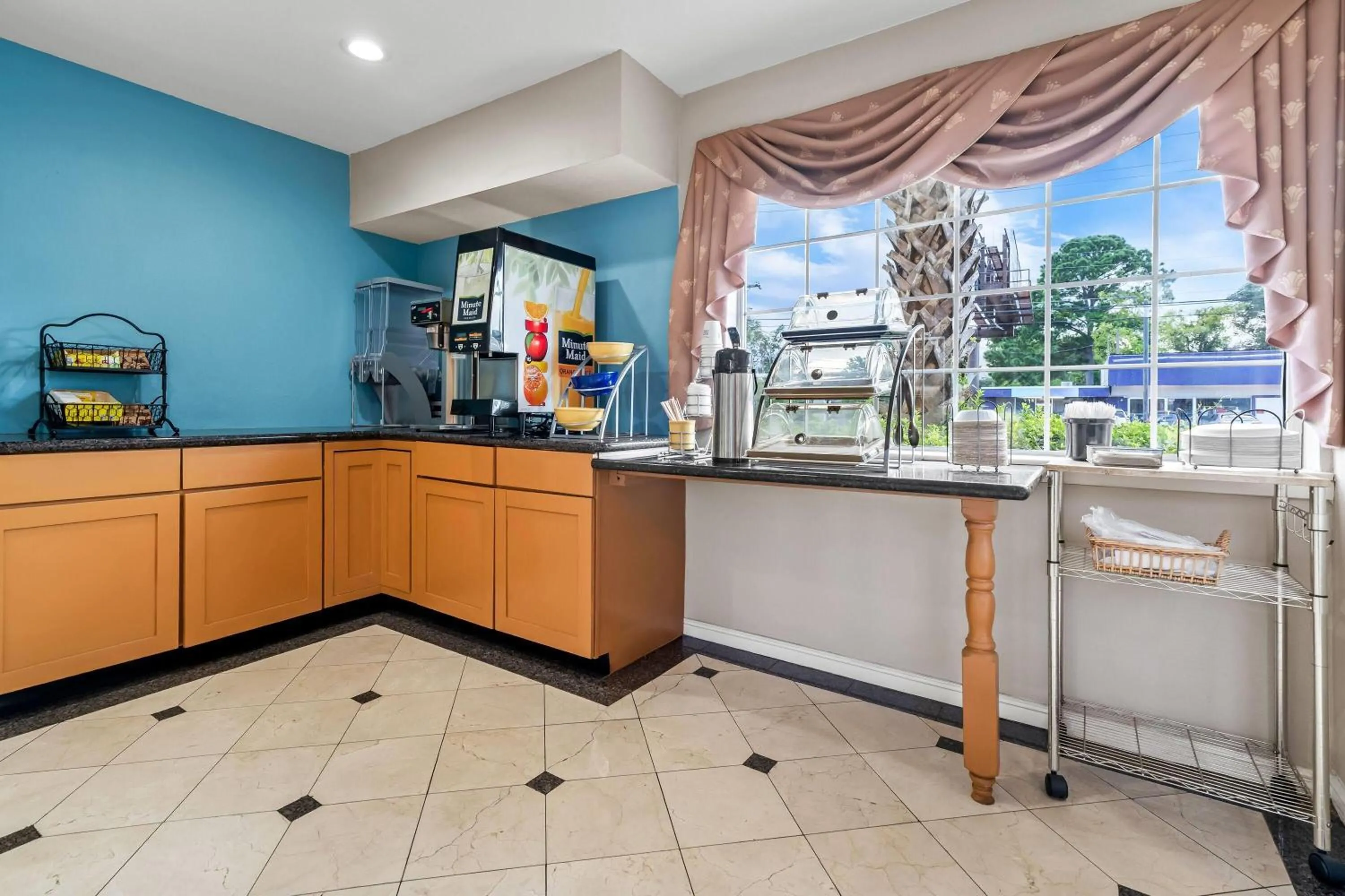 Property building in Days Inn by Wyndham Nacogdoches/SFA University/Downtown