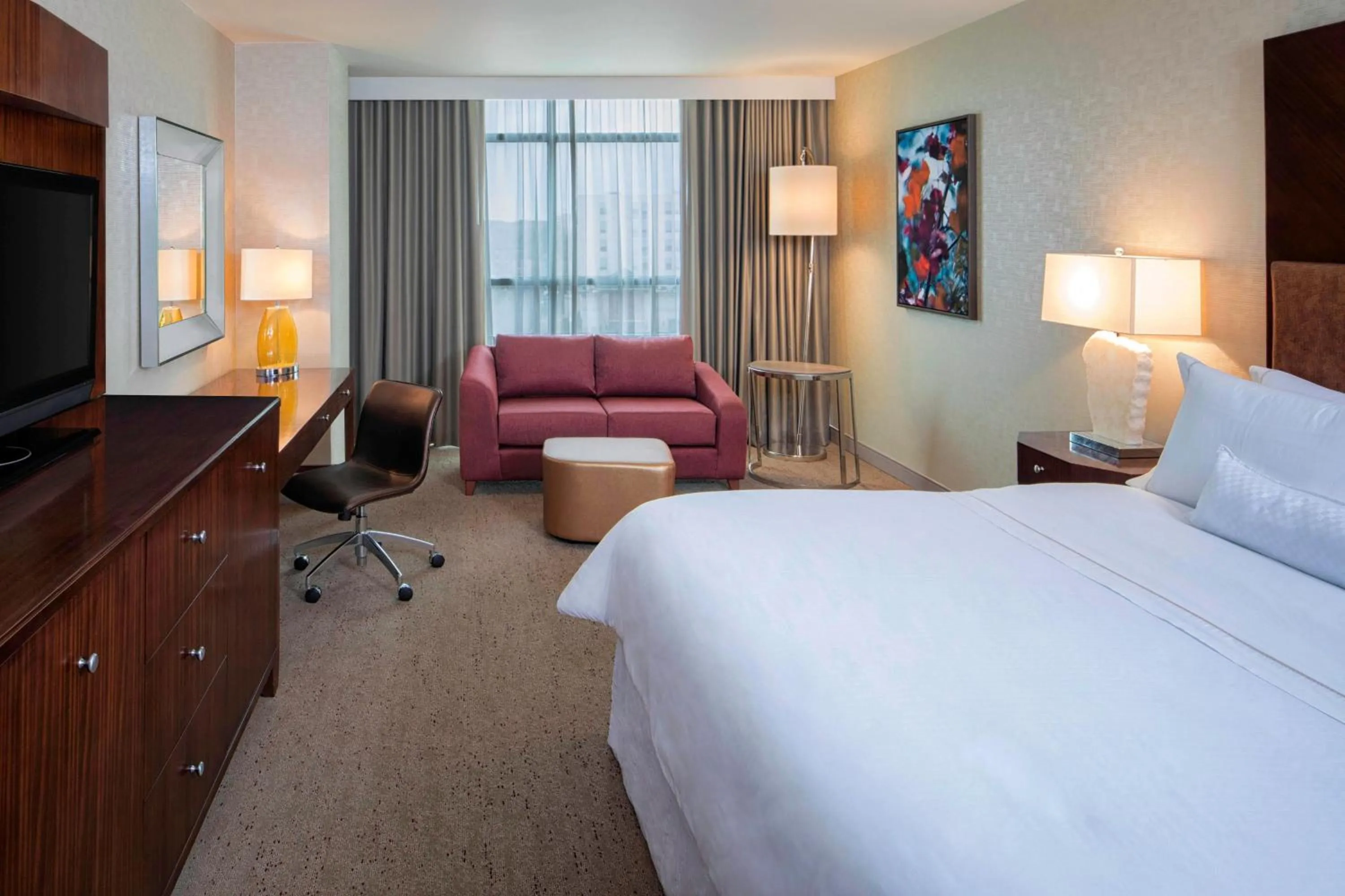 Photo of the whole room, Bed in The Westin Mount Laurel