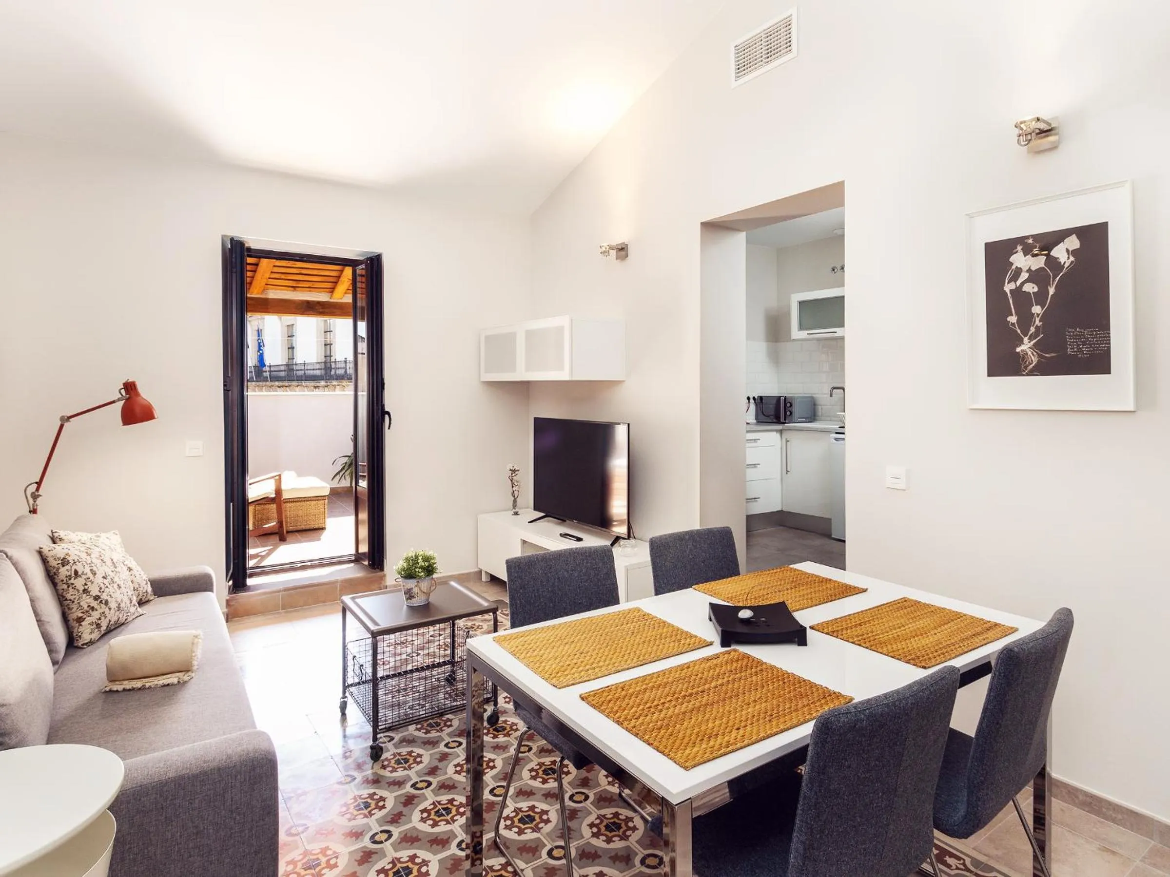 TV and multimedia in Apartamentos Plaza Mayor 35