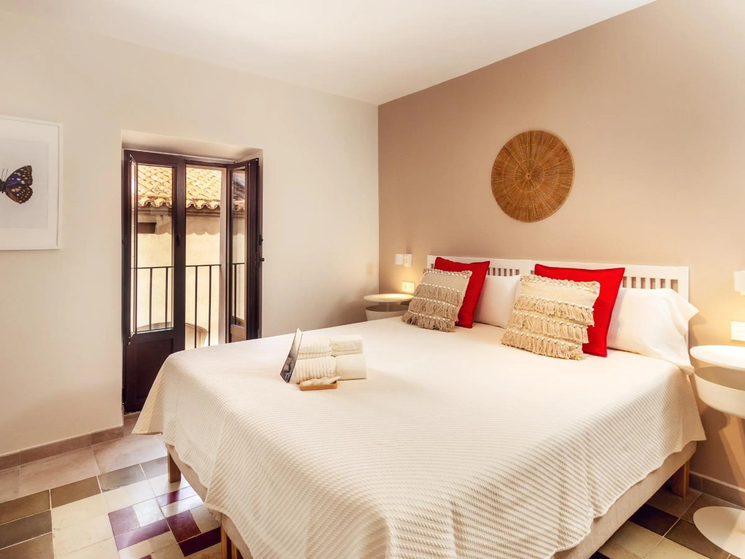 TV and multimedia, Bed in Apartamentos Plaza Mayor 35