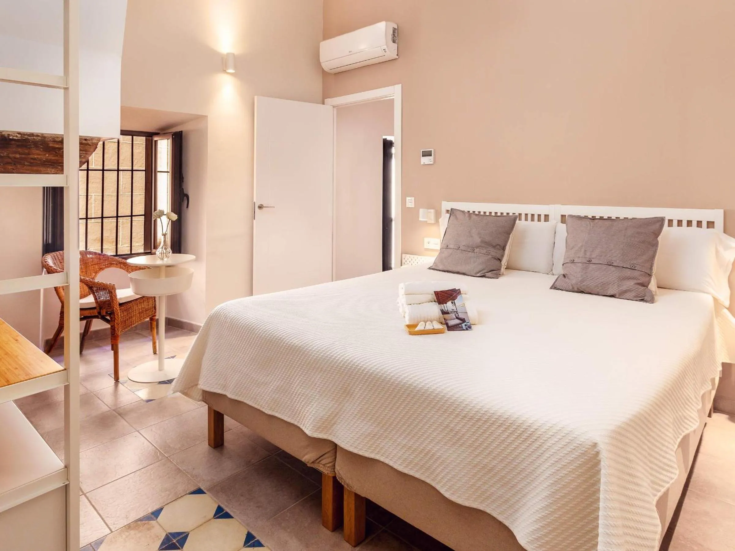 Bed in Apartamentos Plaza Mayor 35