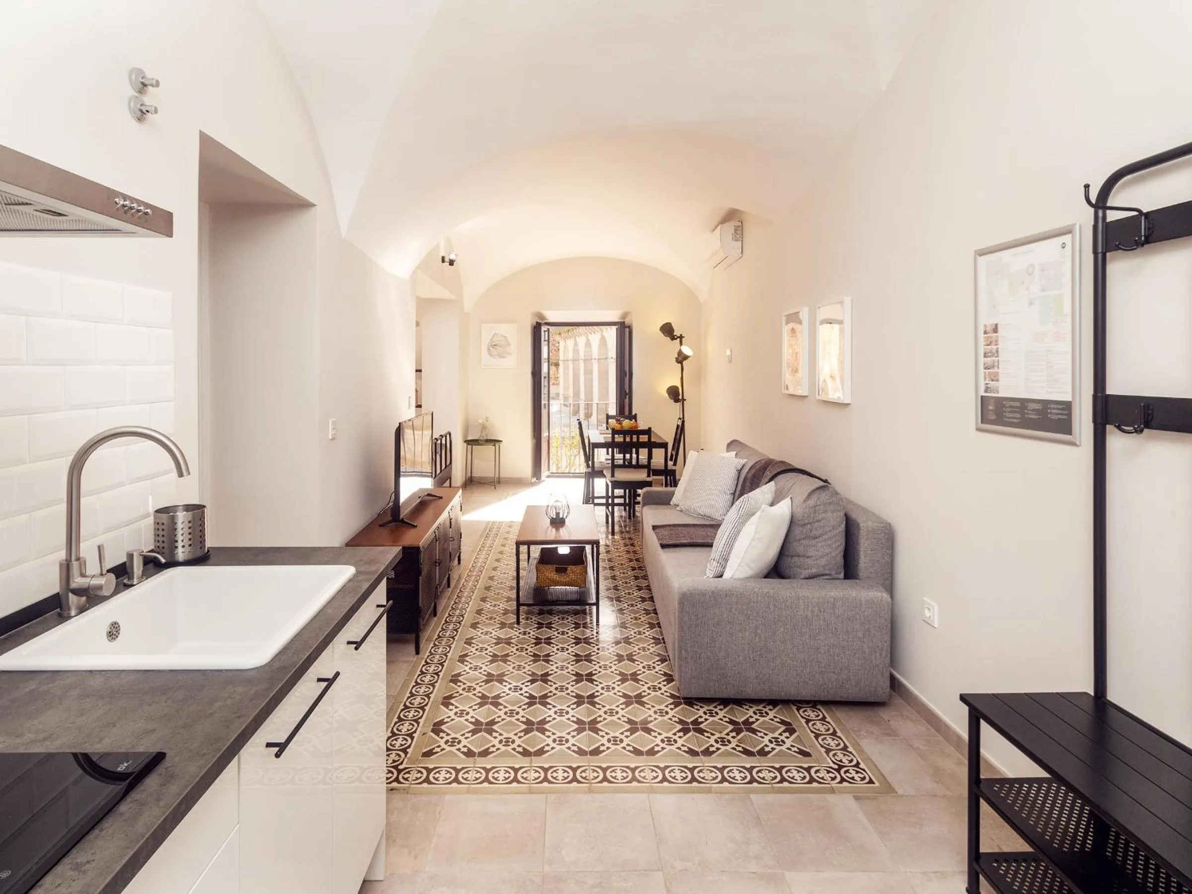 TV and multimedia in Apartamentos Plaza Mayor 35