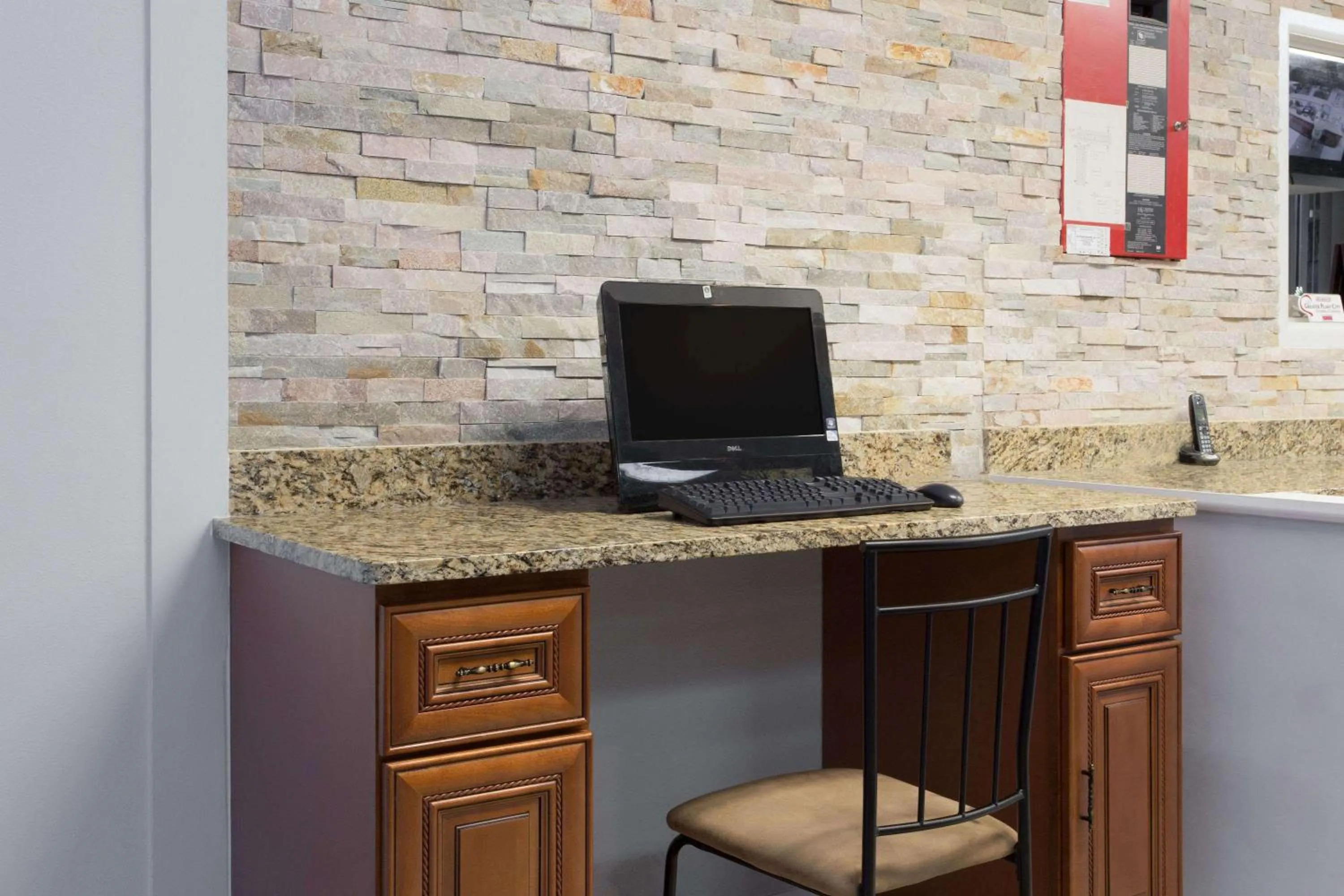 On site in Knights Inn - Plant City