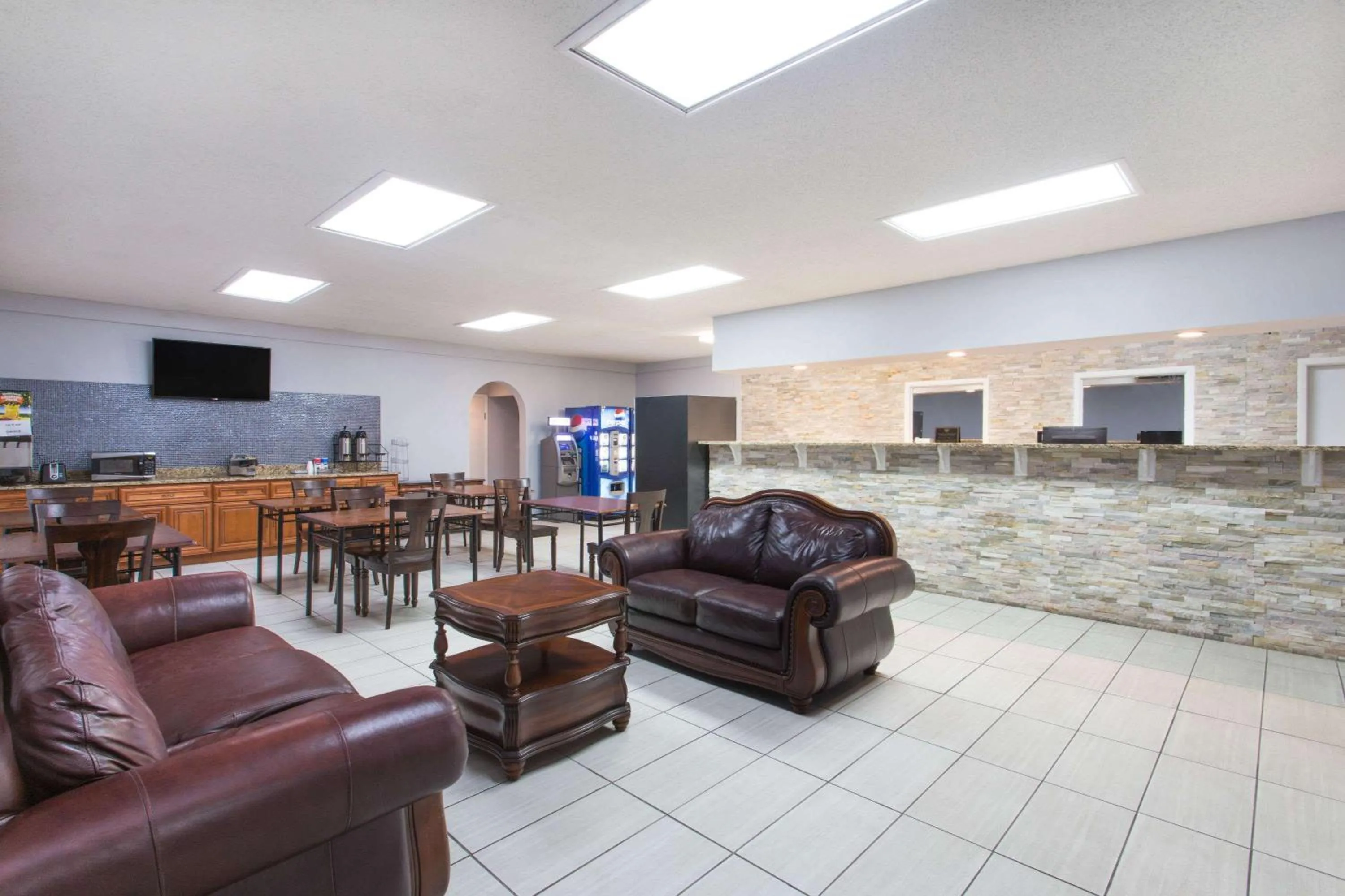 Lobby or reception in Knights Inn - Plant City