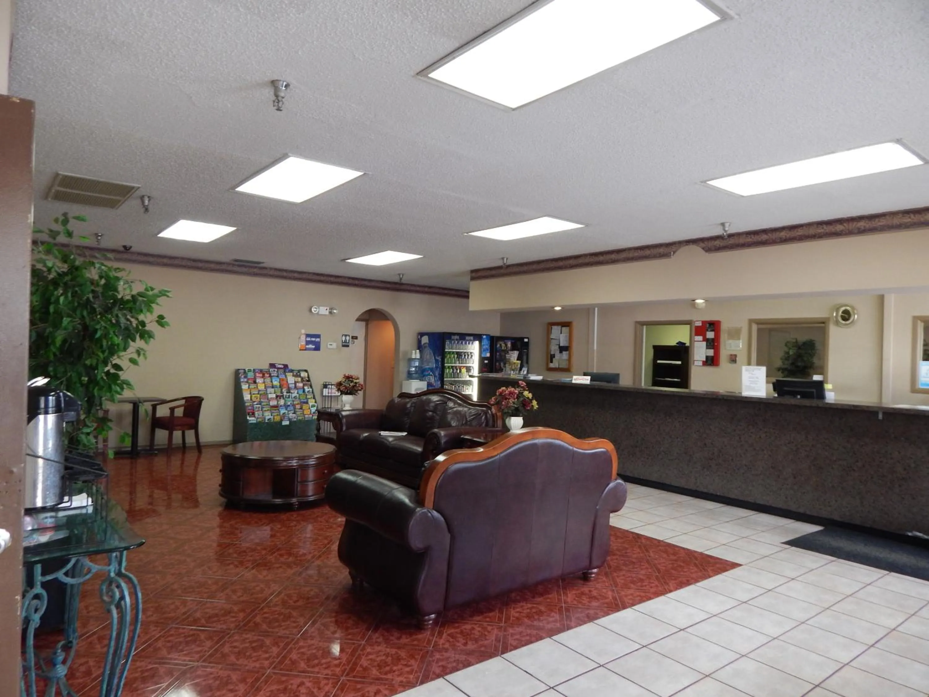 Lobby or reception in Knights Inn - Plant City