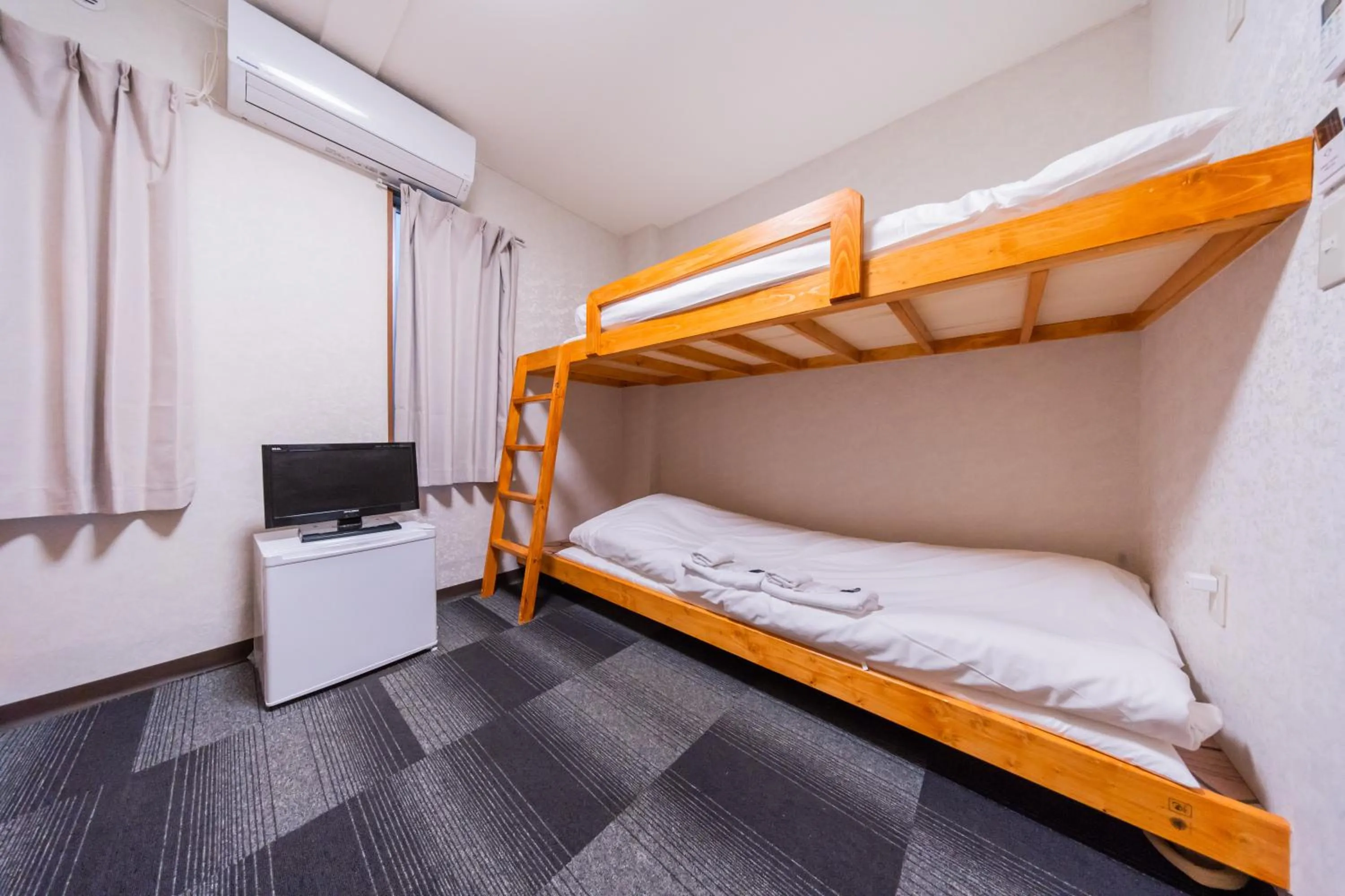 bunk bed, Bed in Tokyo SA Ryokan