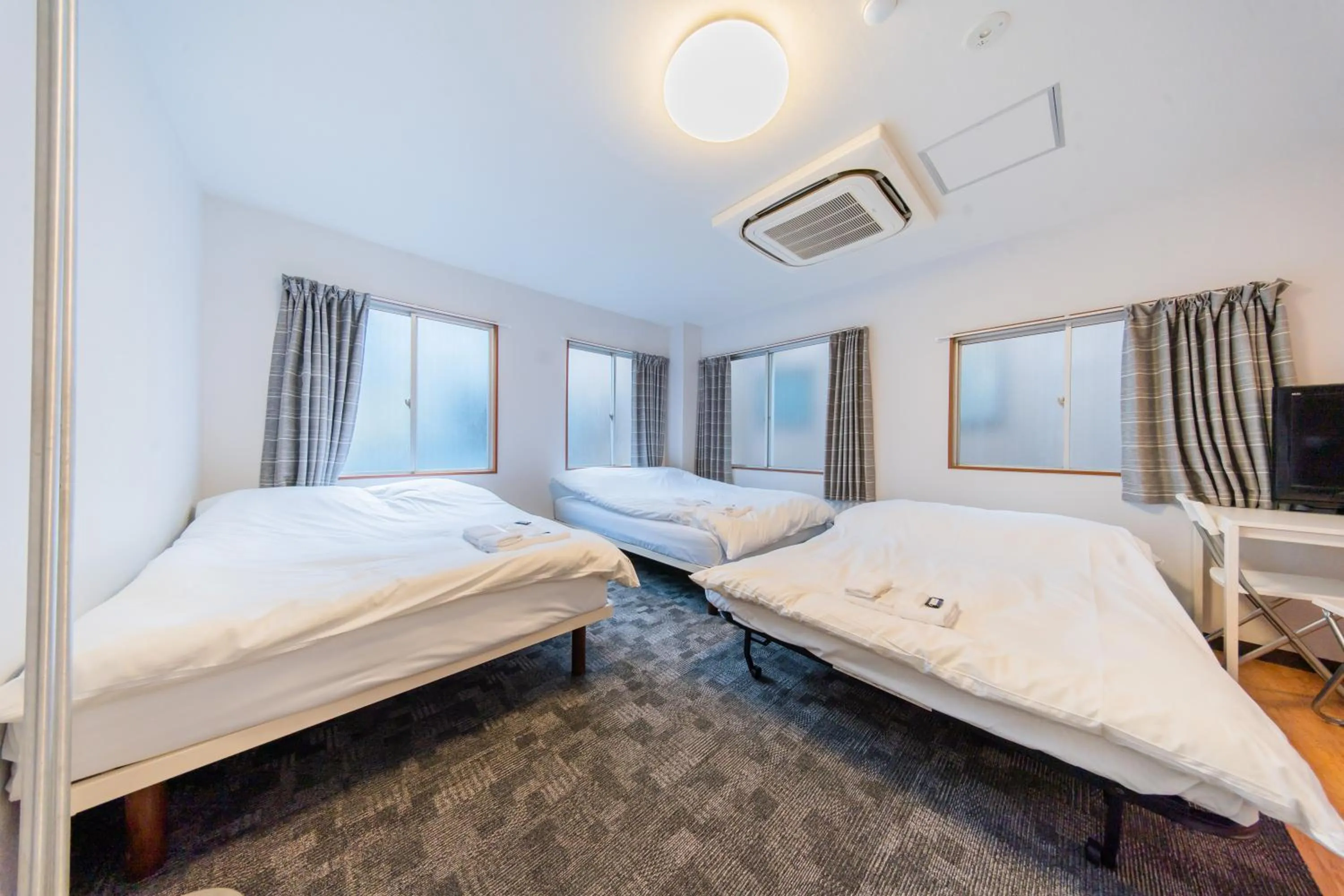 Bed in Tokyo SA Ryokan