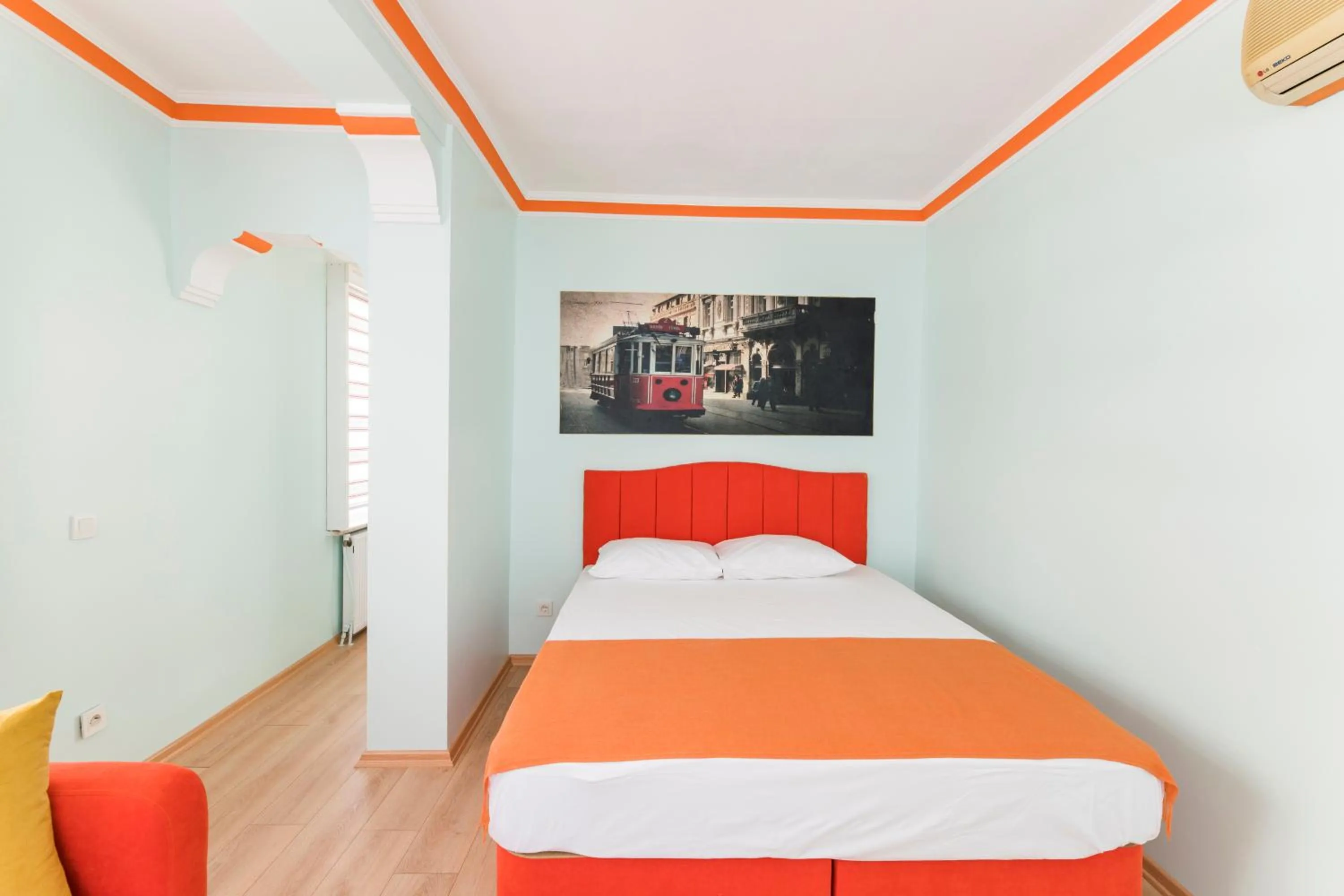 Bed in TAXİM ELEGANCE SUİTES