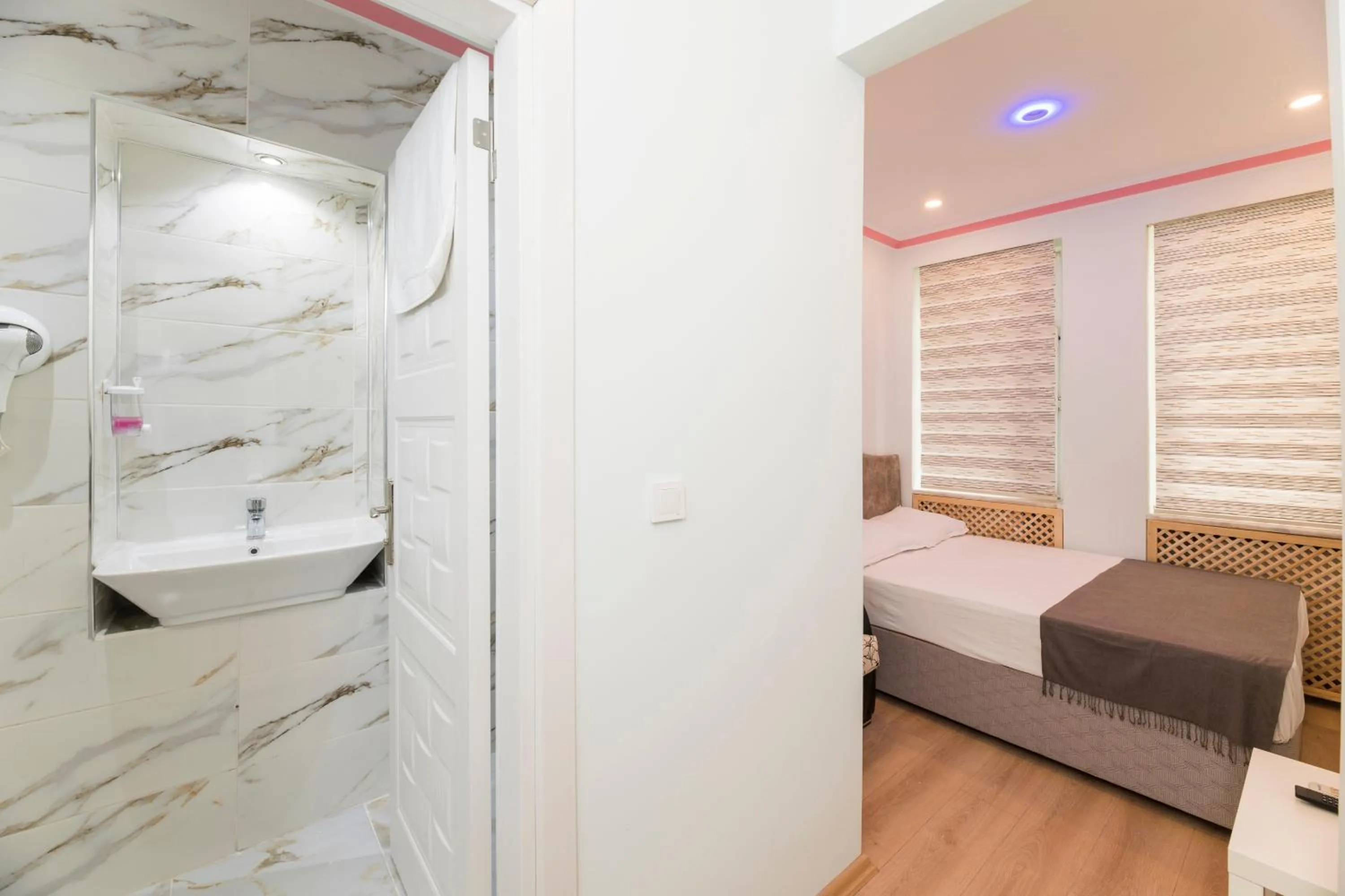 Bed in TAXİM ELEGANCE SUİTES