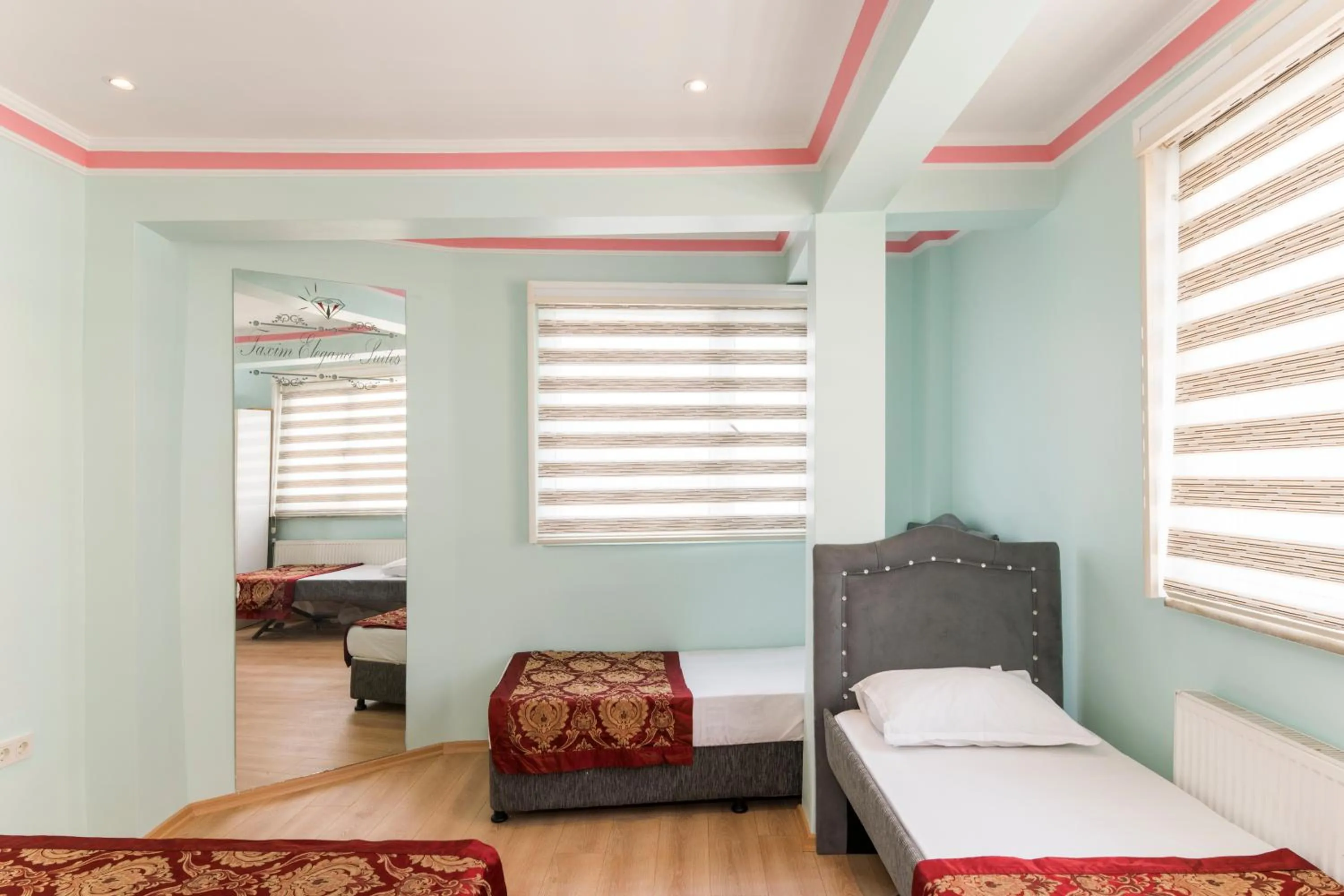 Bed in TAXİM ELEGANCE SUİTES