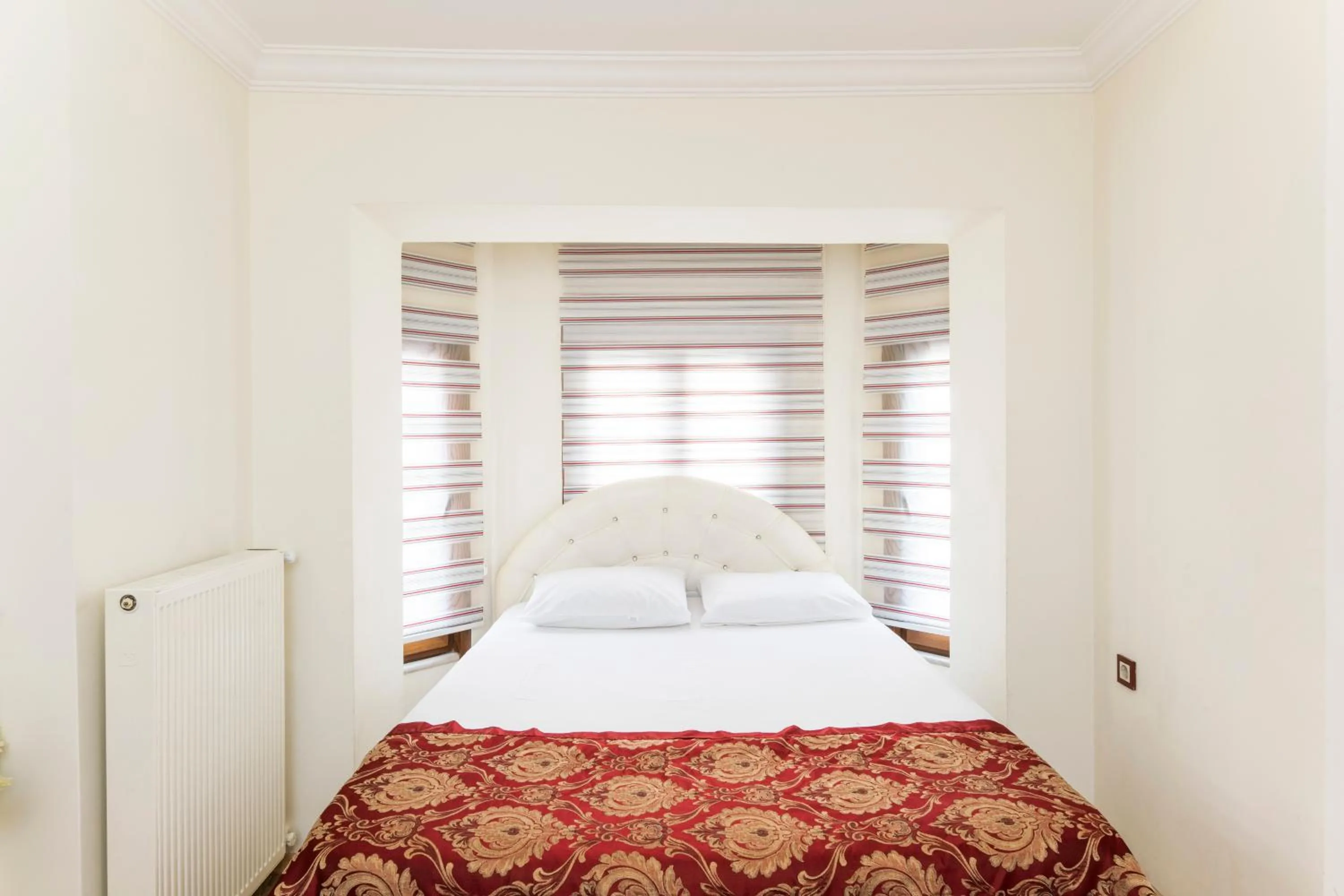 Bed in TAXİM ELEGANCE SUİTES