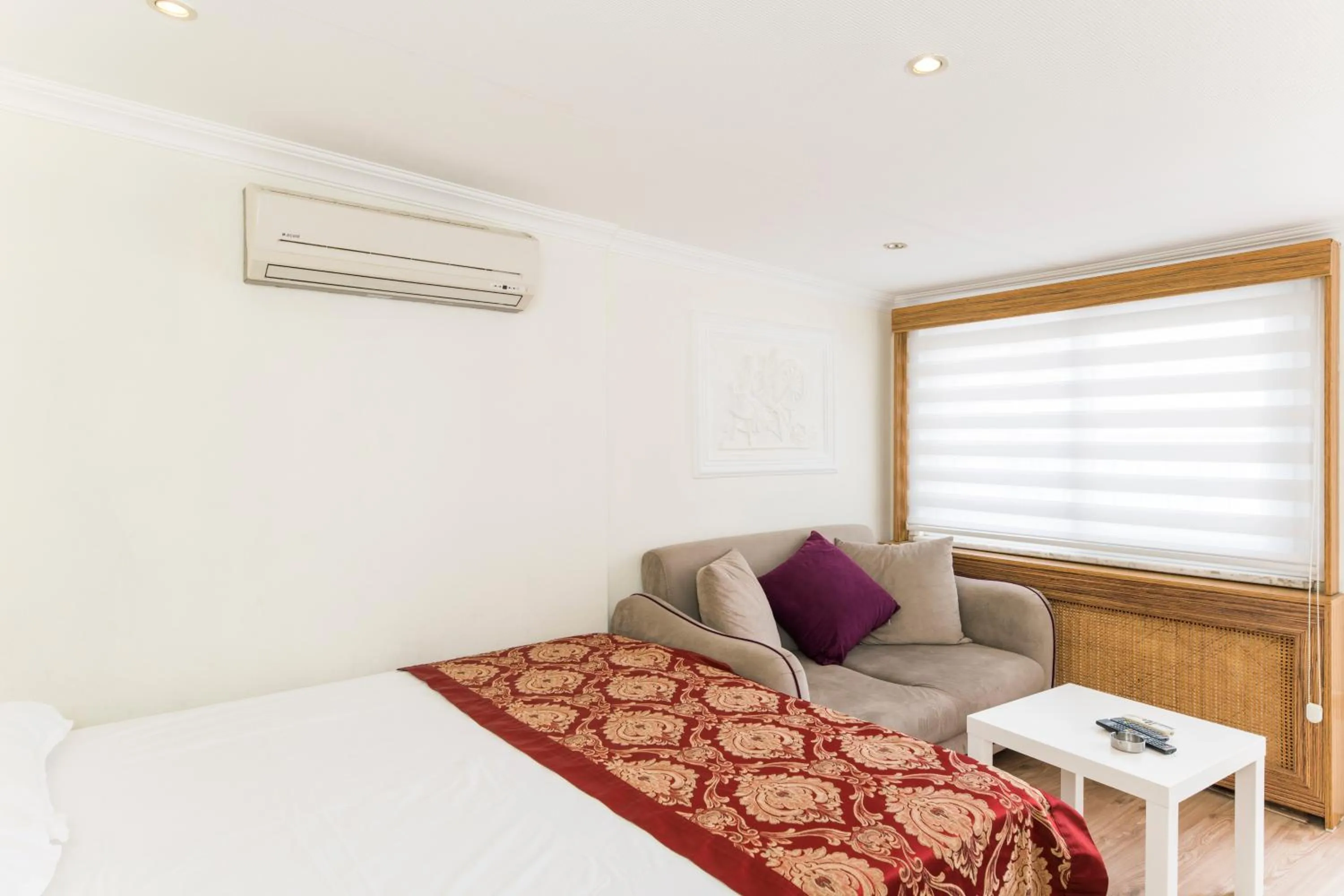 Bed in TAXİM ELEGANCE SUİTES