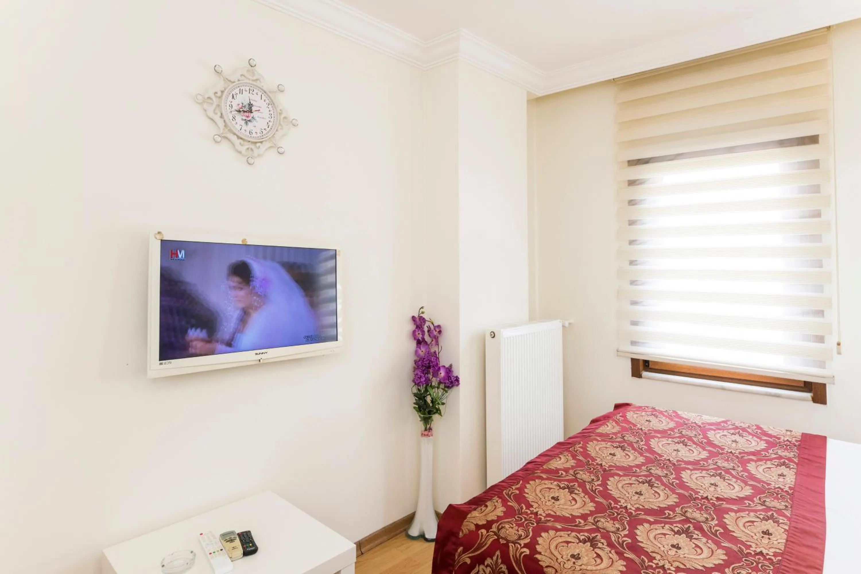 Bed in TAXİM ELEGANCE SUİTES