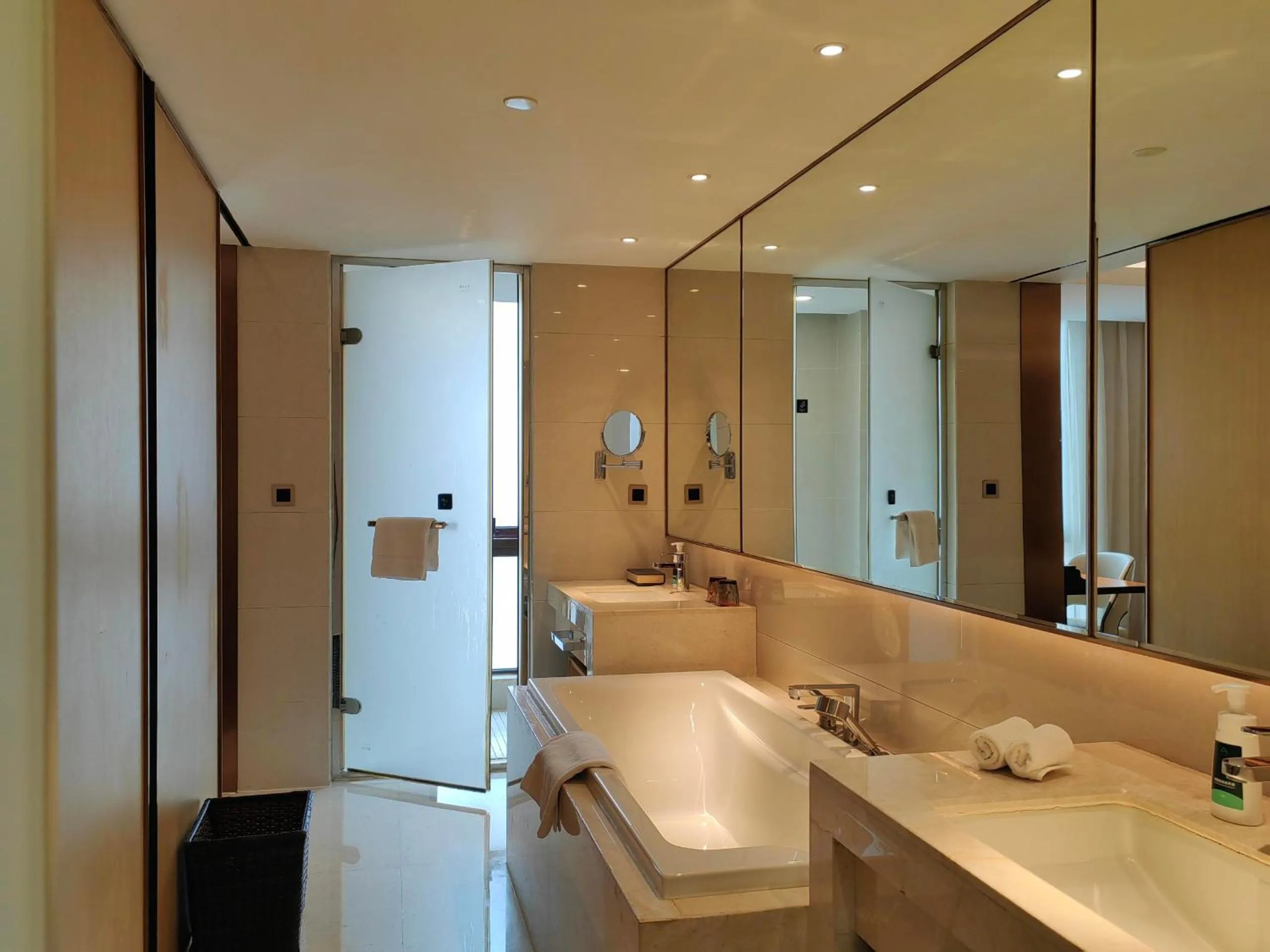 Xi'an Bell Tower Atour S Wu Hotel