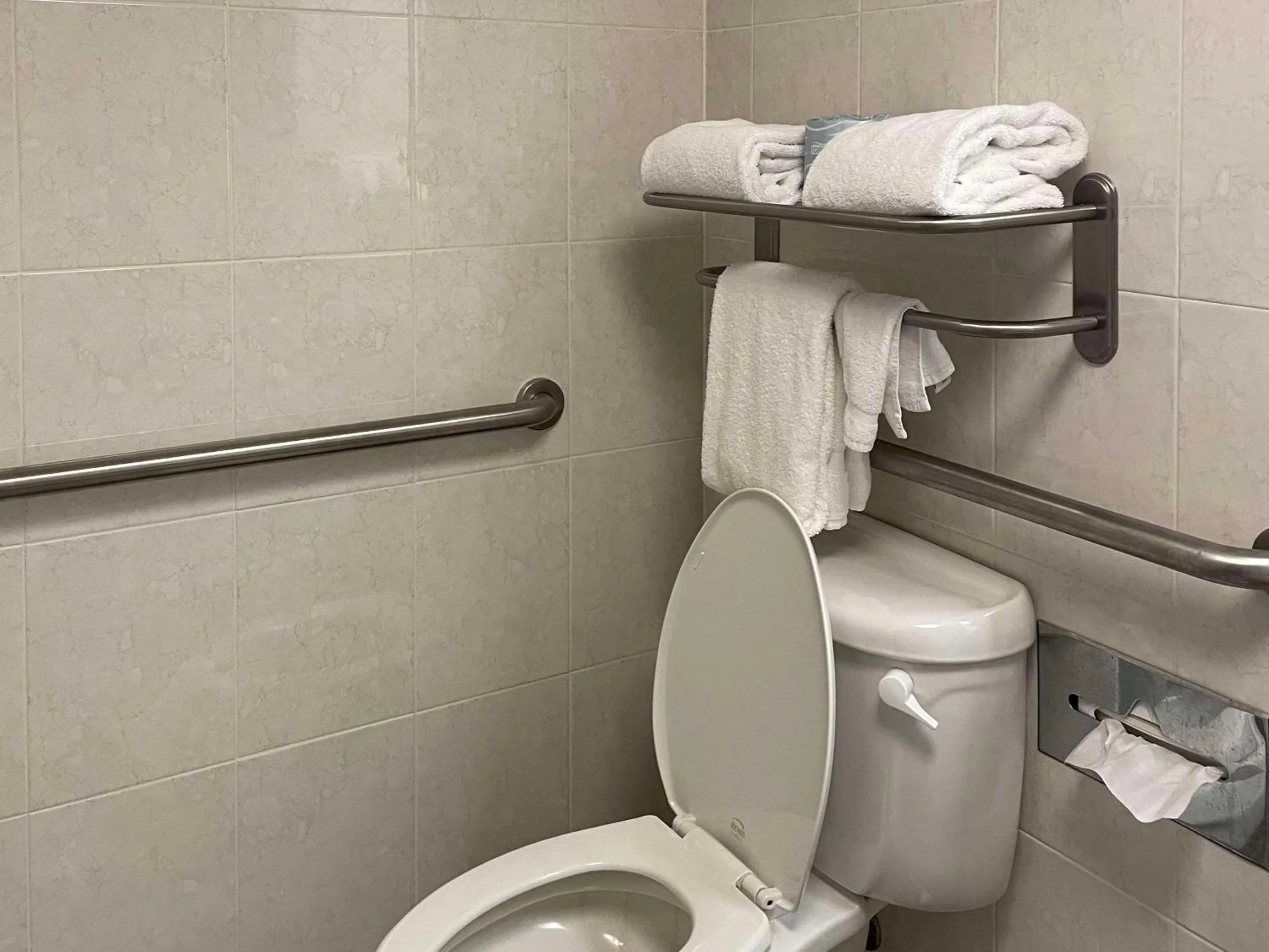 Bedroom in Prado Hotel by Choice Hotels