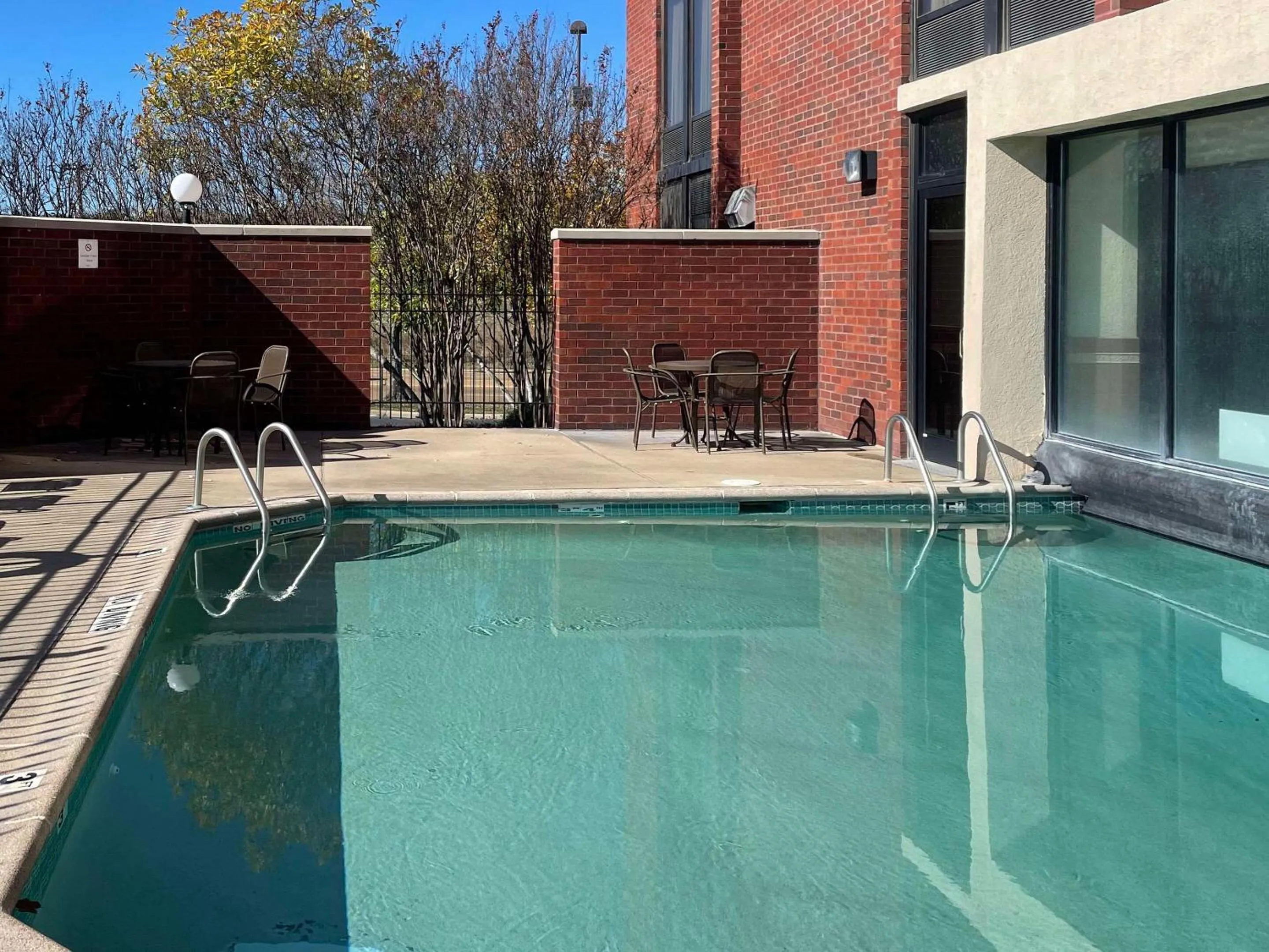 Swimming pool in Prado Hotel by Choice Hotels